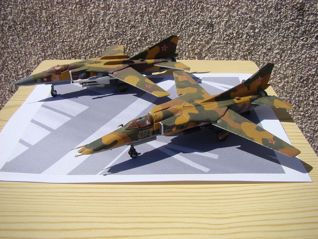 Mikoyan Gurevich MiG 23 & MiG 27 USSR 72 Zvezda Kits Fro