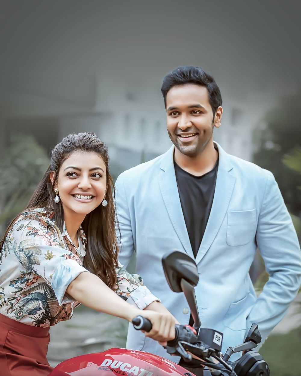 Mosagallu movie HD image. Cute actors, Actors image, Portrait photography poses