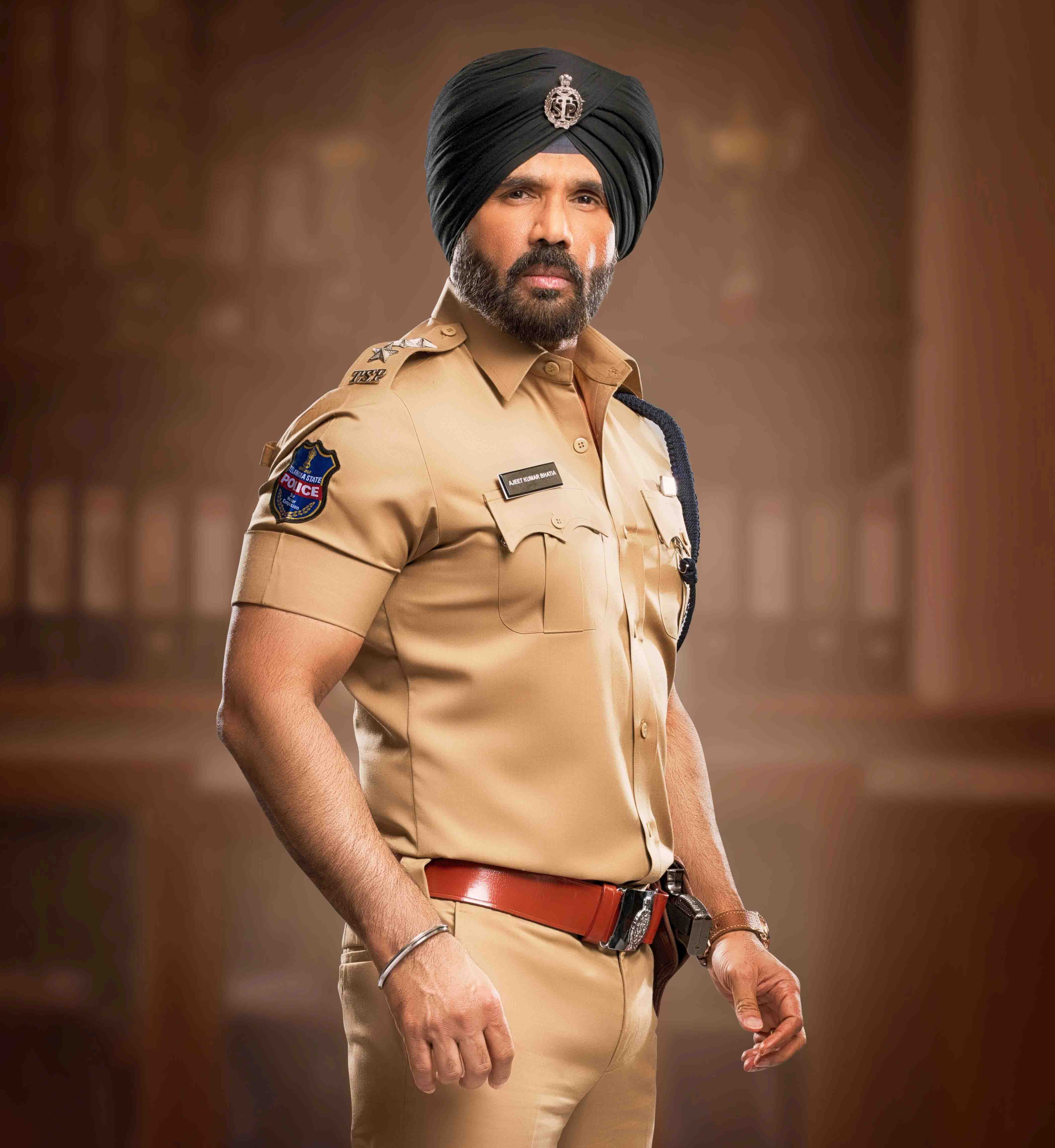 SunielShetty's look from 'Mosagallu' is out