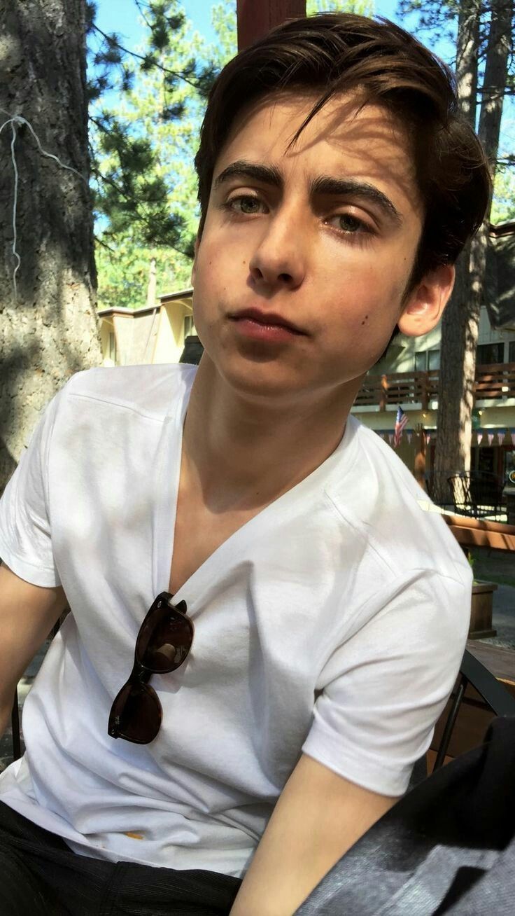 WALLPAPERS AIDAN GALLAGHER. DÊ LIKE!