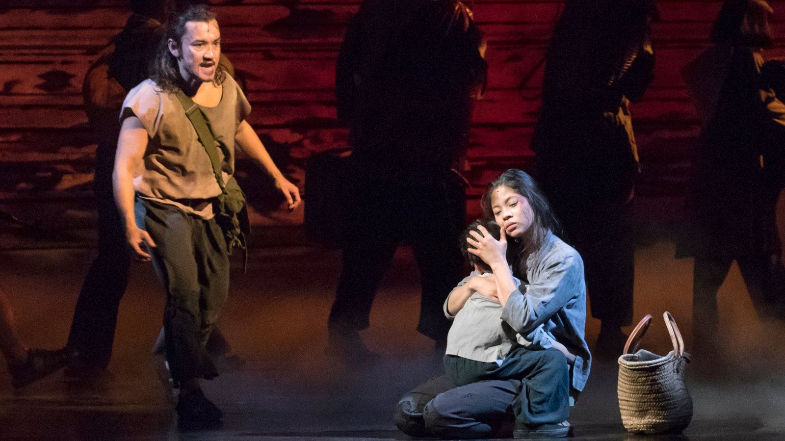 Review: Return of the Little Copter That Wowed in 'Miss Saigon'