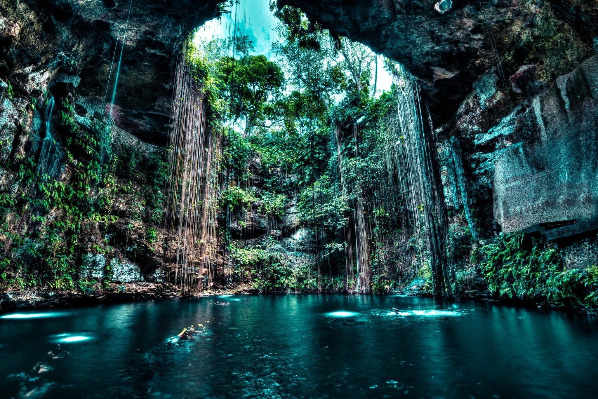Cenote Wallpaper