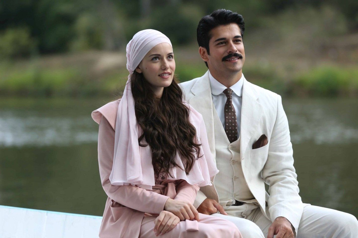 Wallpaper, 1440x960 px, actor, actress, and, beautiful, Burakozcivit, couple, Fahriyeevcen, me, Turkish, woman 1440x960