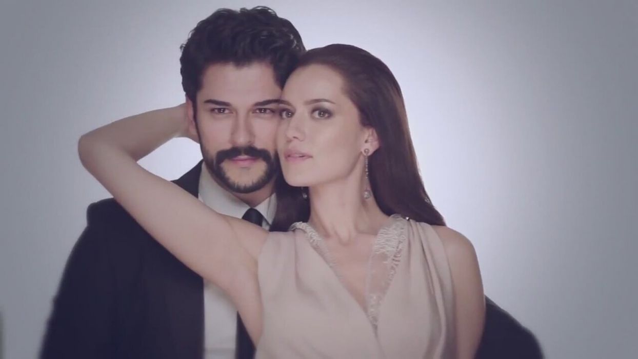 burakozcivit and fahriyeevcen Turkish actress Turkish actor couple beautiful woman men handsome wallpaperx900