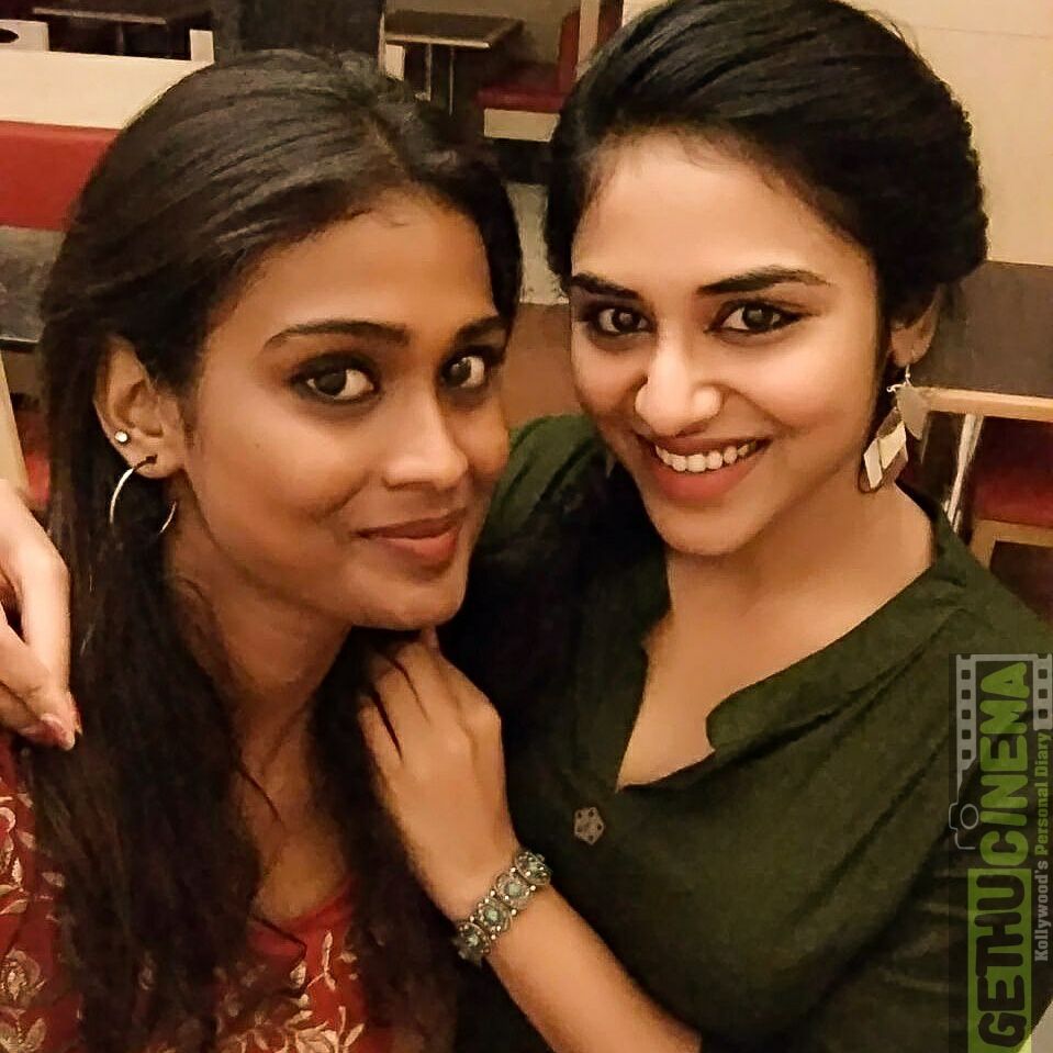 Meyaadha Maan Actress Indhuja Unseen And Rare HD Image Cinema. HD photo, Actresses, Photo