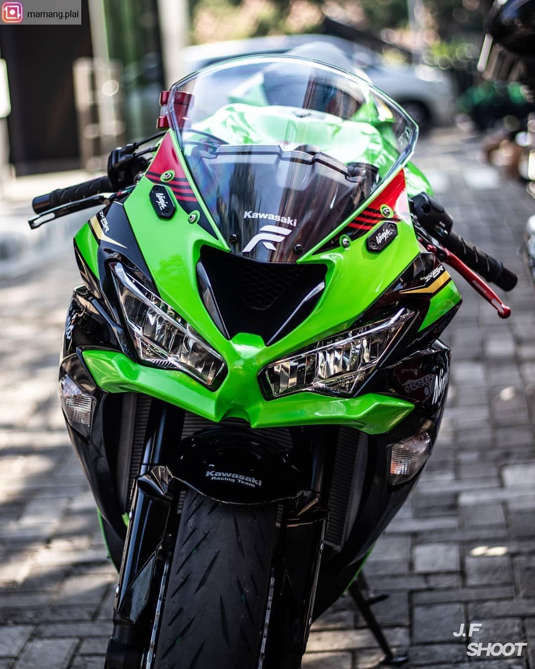 Kawasaki zx25r Carbon