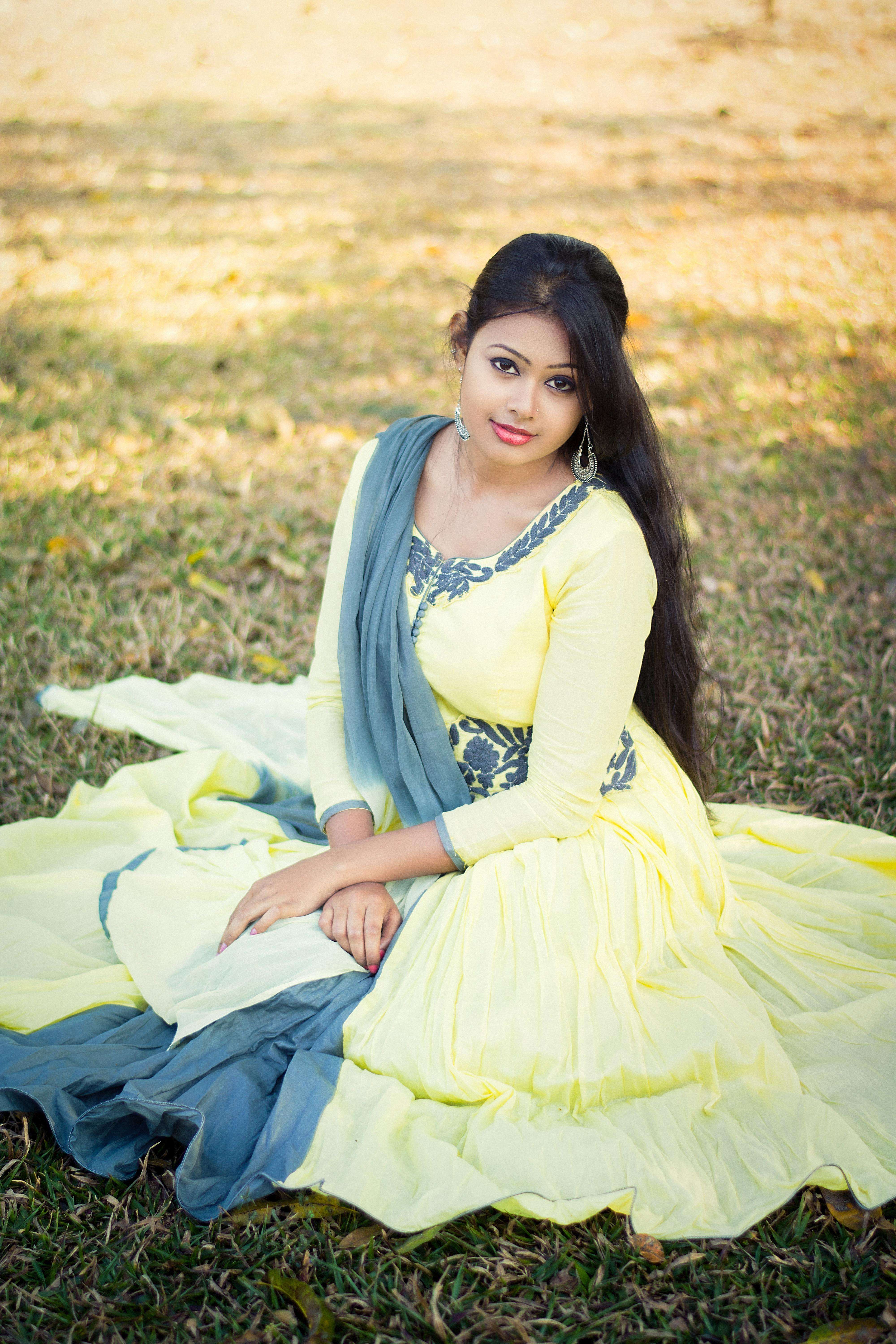 Indian Beautiful Girl Photo Wallpaper Download