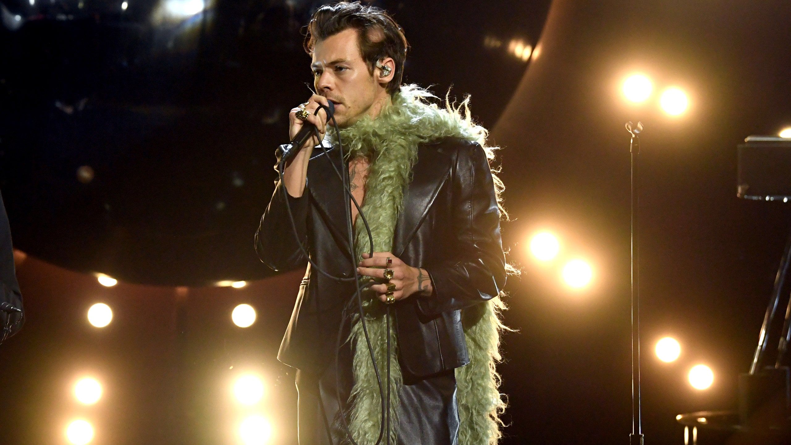 Grammys 2021: Harry Styles Served Major Internet Boyfriend Vibes During His Performance