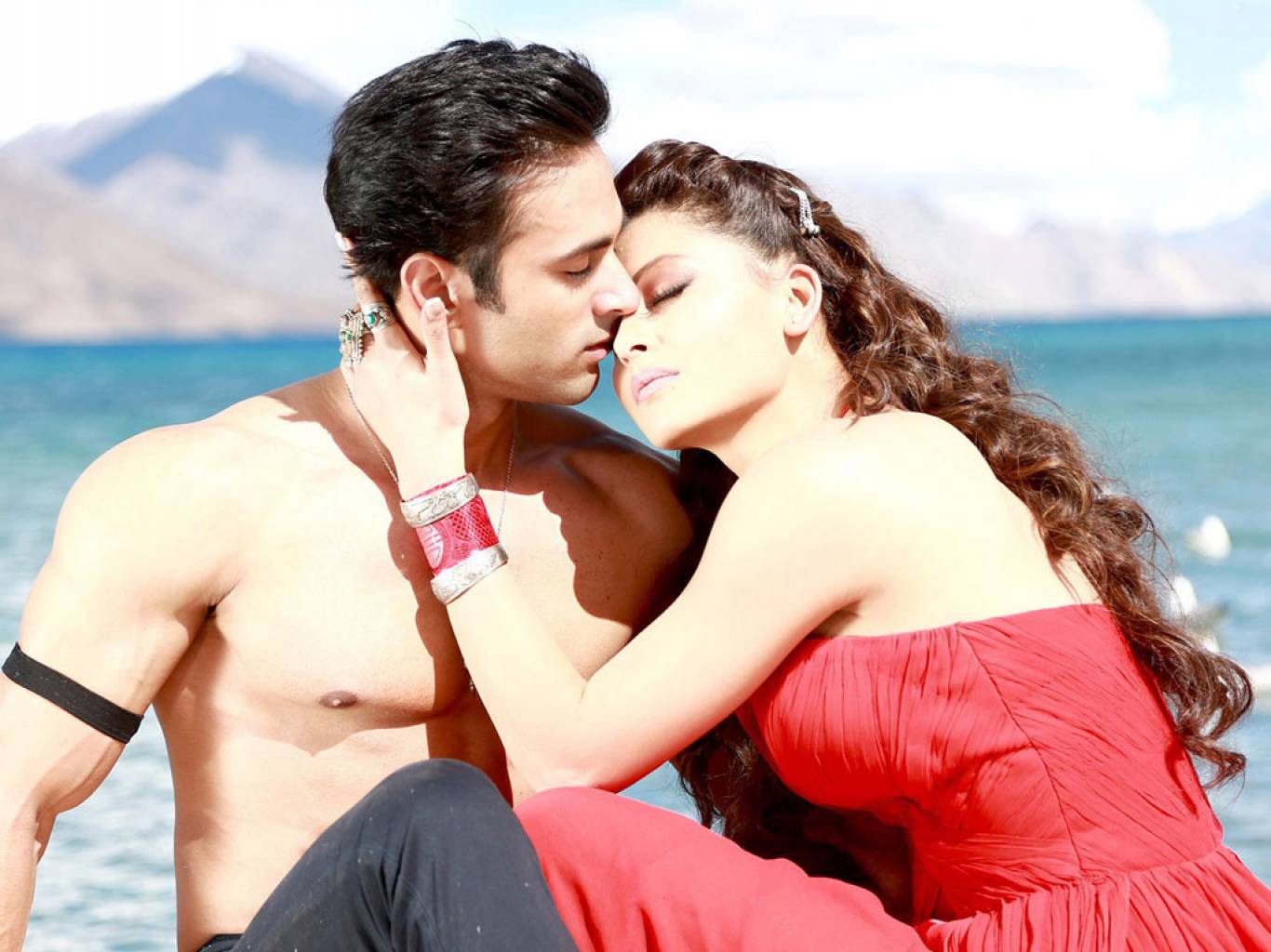 Sanam Re Movie HD Wallpaper. Sanam Re HD Movie Wallpaper Free Download (1080p to 2K)