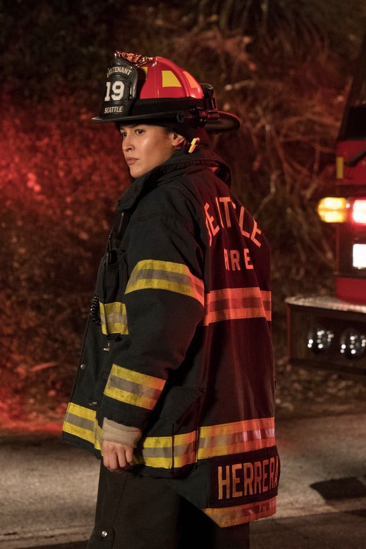 You Don't Need to Be a Grey's Anatomy Fan to Love Its New Spinoff, Station 19. Bombeiros mulheres, Bombeira, Bombeiro