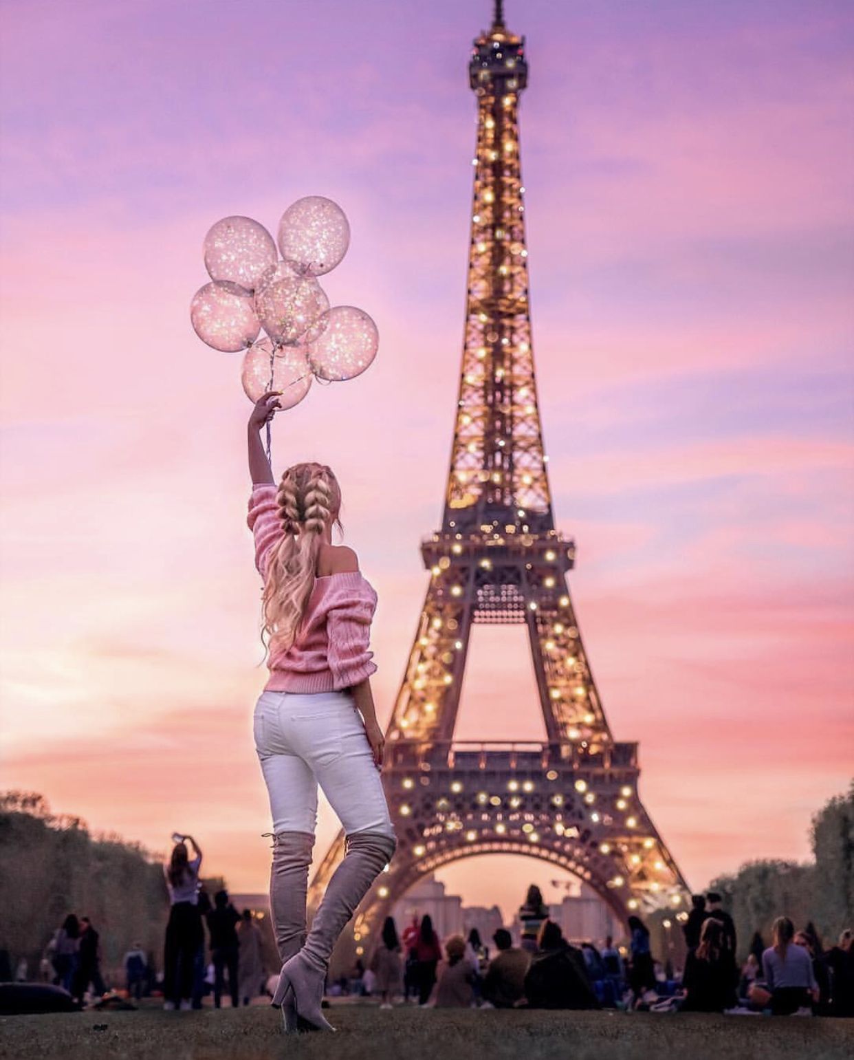 Decor MI Romance Eiffel Tower Paris Butterfly Balloon Wall Decal Stickers  Waterproof Removable Background Paris Decors Wallpaper Pink Wall Decals for  Girls Bedroom Living Room Bathroom 39x26 inches