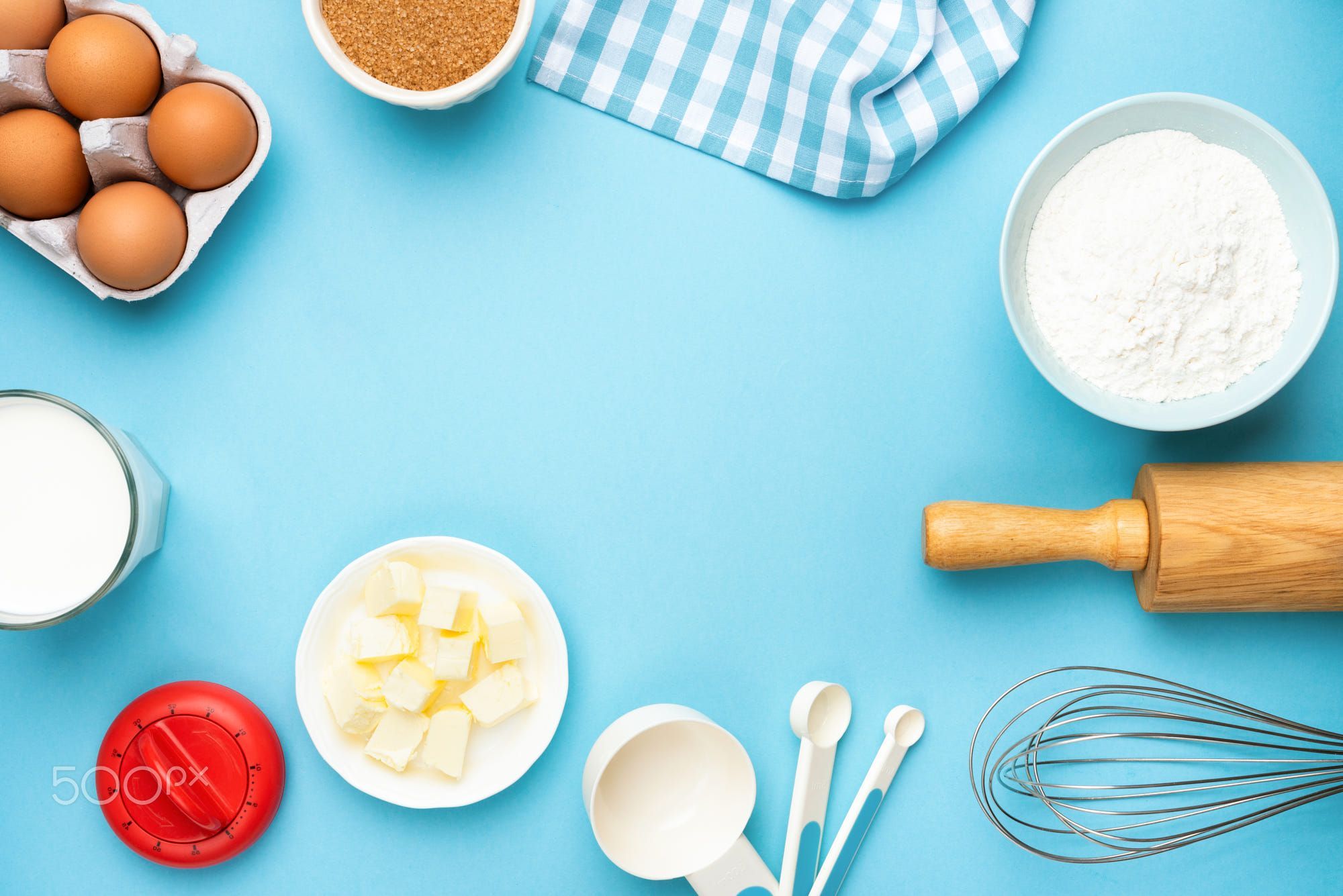 Baking utensils and ingredients on blue background 作者 Vladislav Nosick - 照片 303080563 / 500px. Baking utensils, Food background wallpaper, Food wallpaper