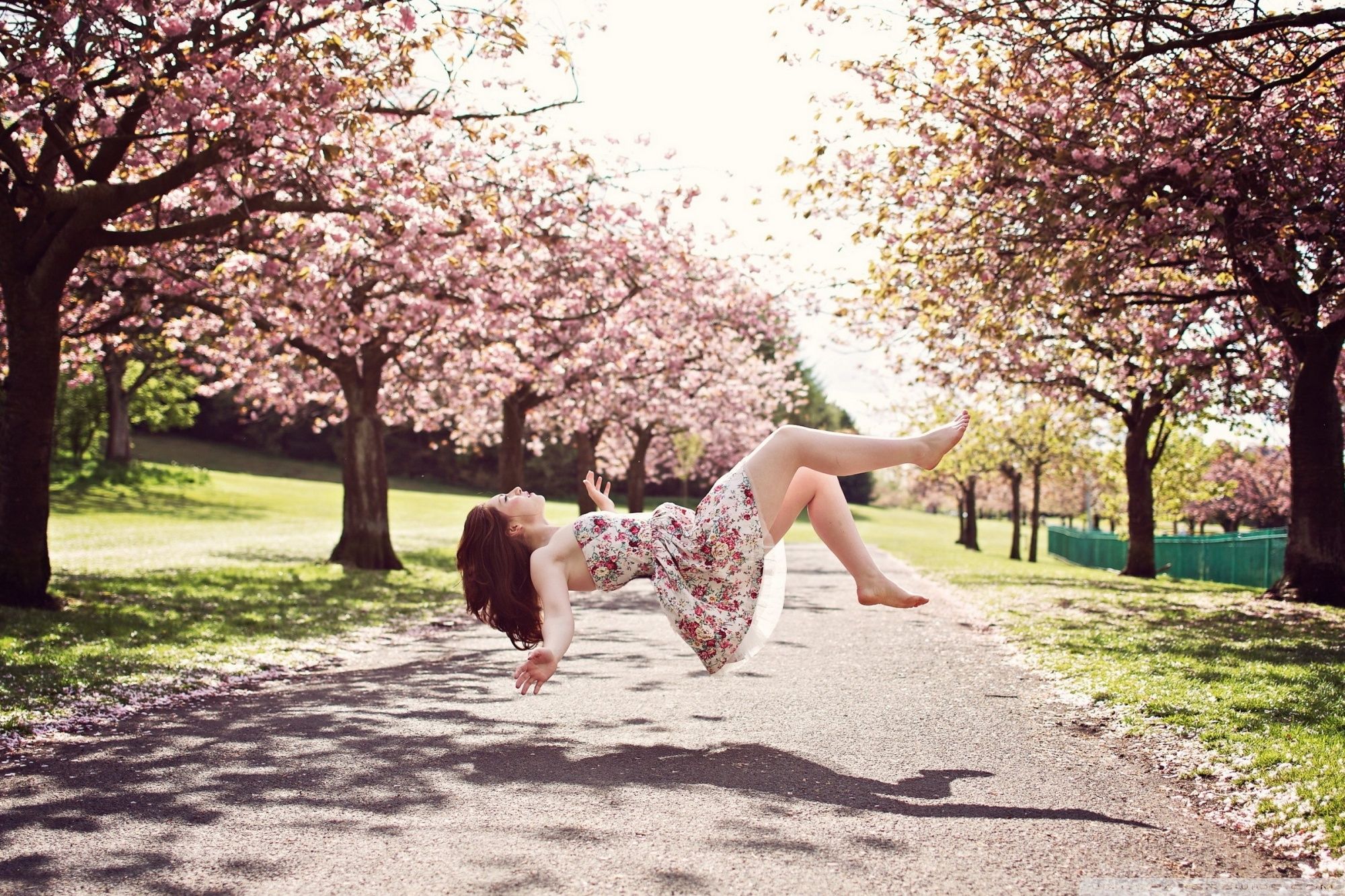 Woman Floating Ultra HD Desktop Background Wallpaper for 4K UHD TV, Multi Display, Dual Monitor, Tablet