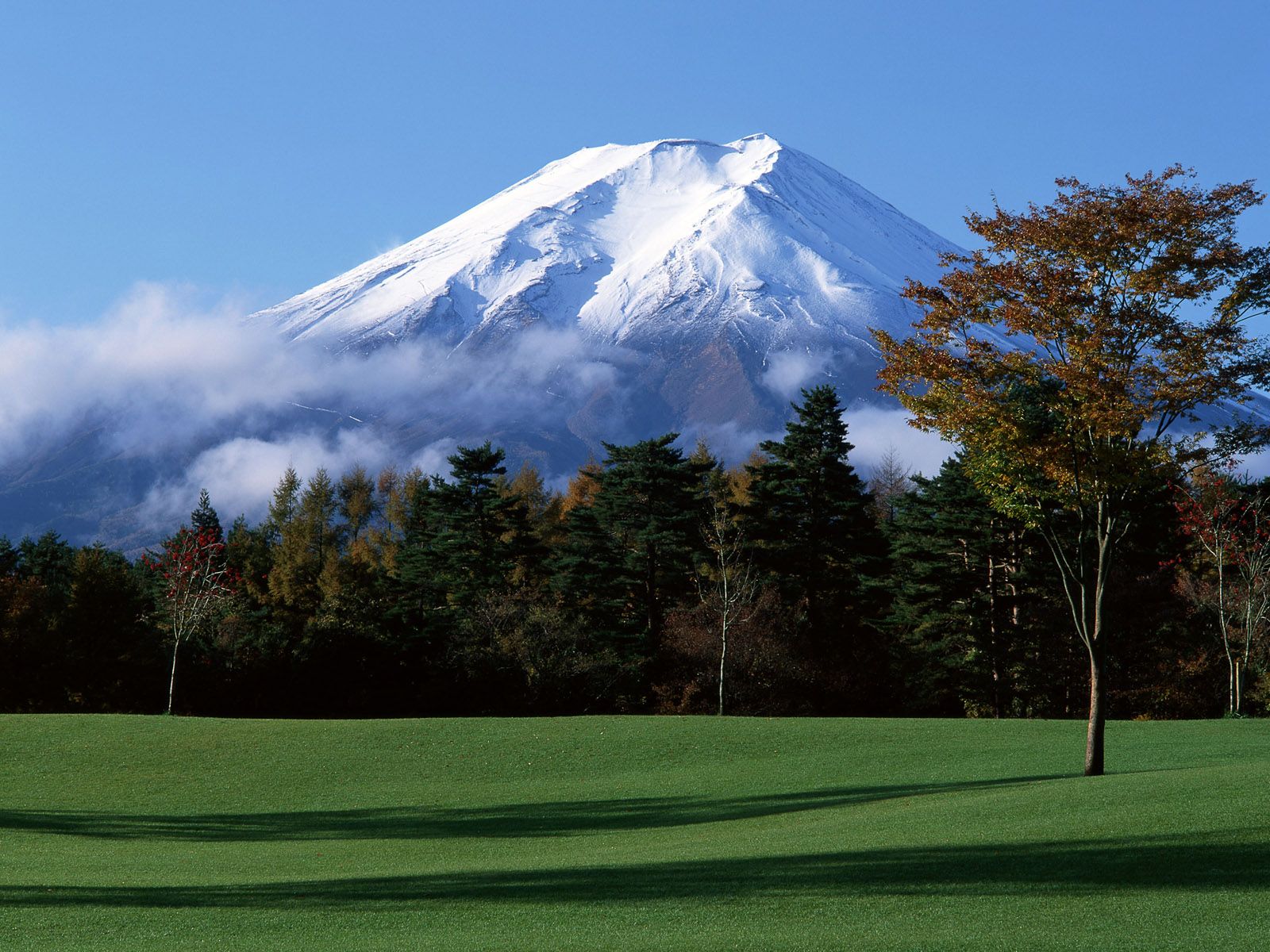 Fuji Mountain Windows 7 Scenery Desktop Wallpaper. Scenery wallpaper. Windows 10 Wallpaper