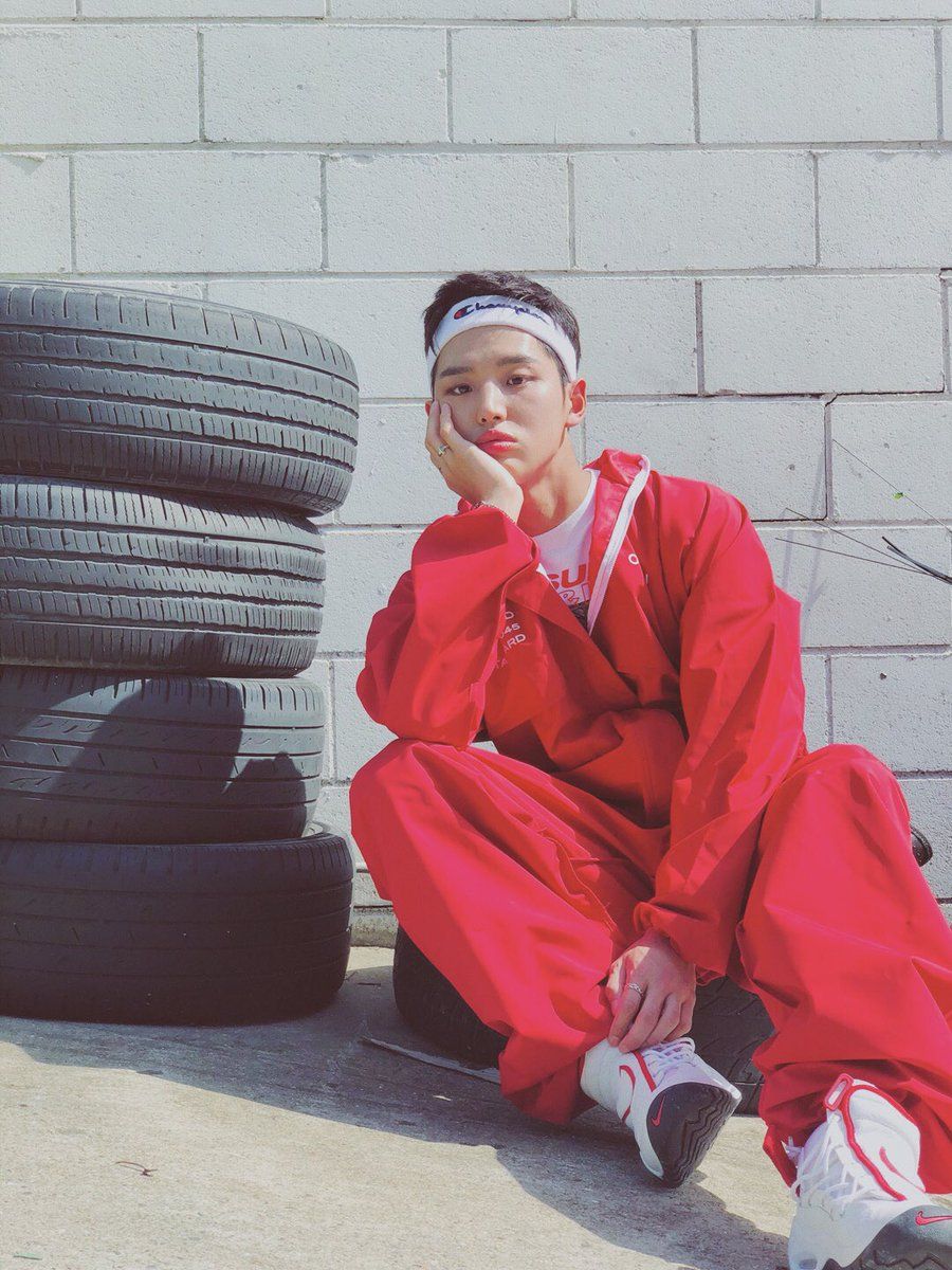 펜타곤 빛나리✨ 'HONGSEOK' [wallpaper / lockscreen] ✨ RT / FAVE if saving ✨ DO NOT steal / repost / edit #PENTAGON #펜타곤 #HONGSEOK #홍석 #양홍석