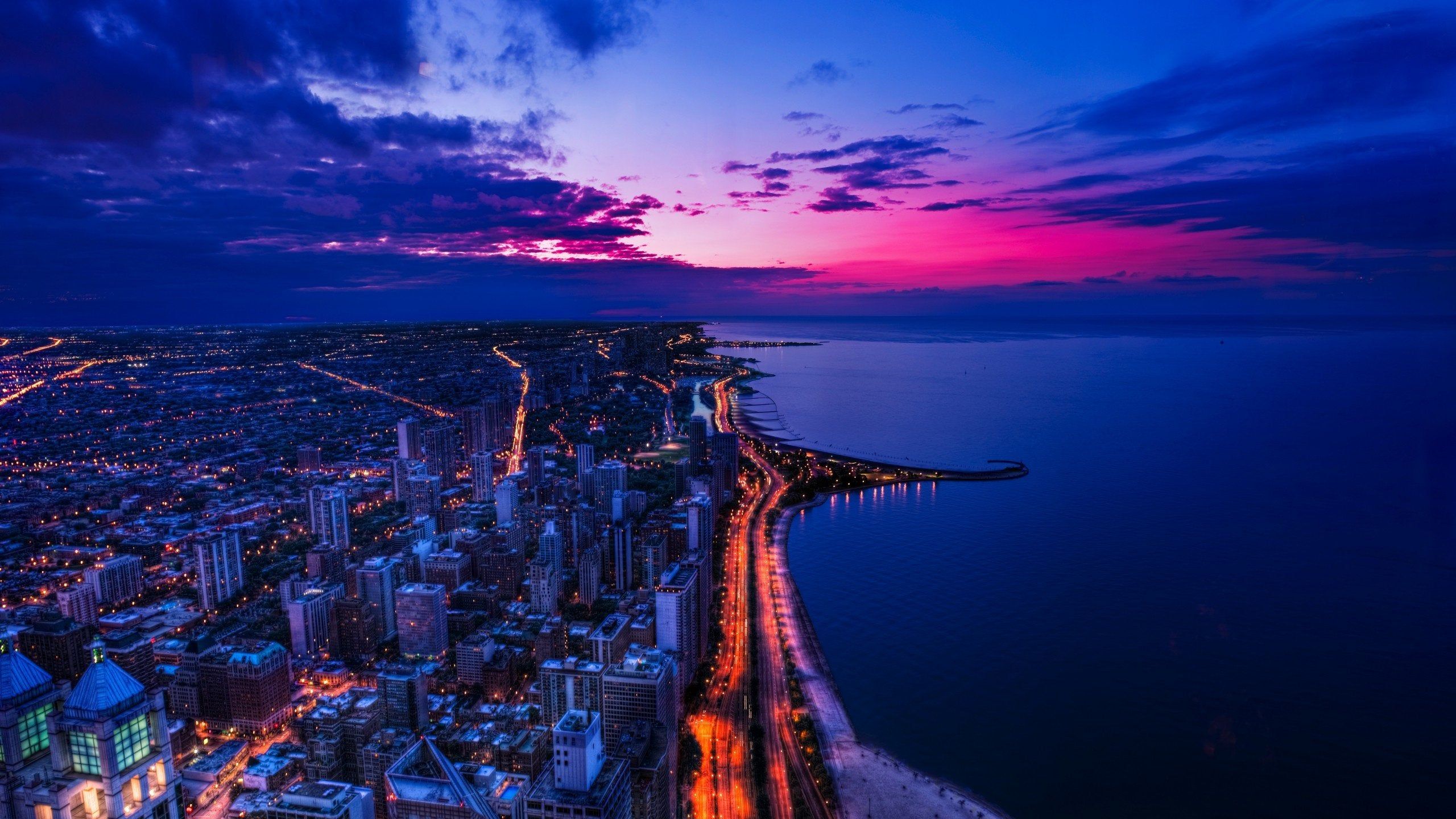Chicago at sunset. [2560x1440]
