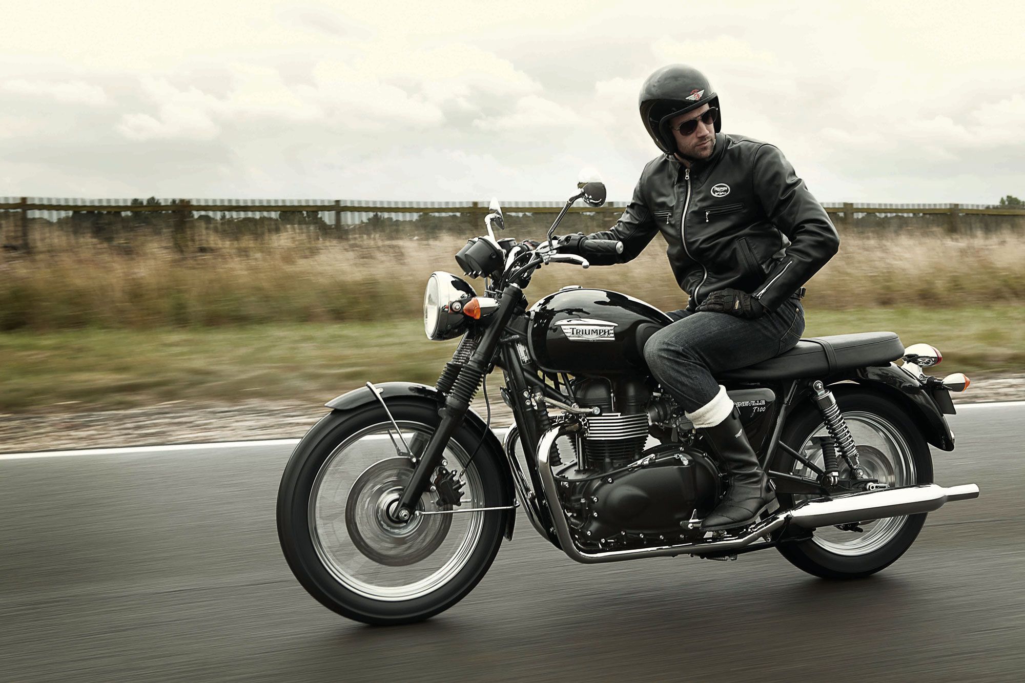 Most viewed Triumph Bonneville wallpaperK Wallpaper