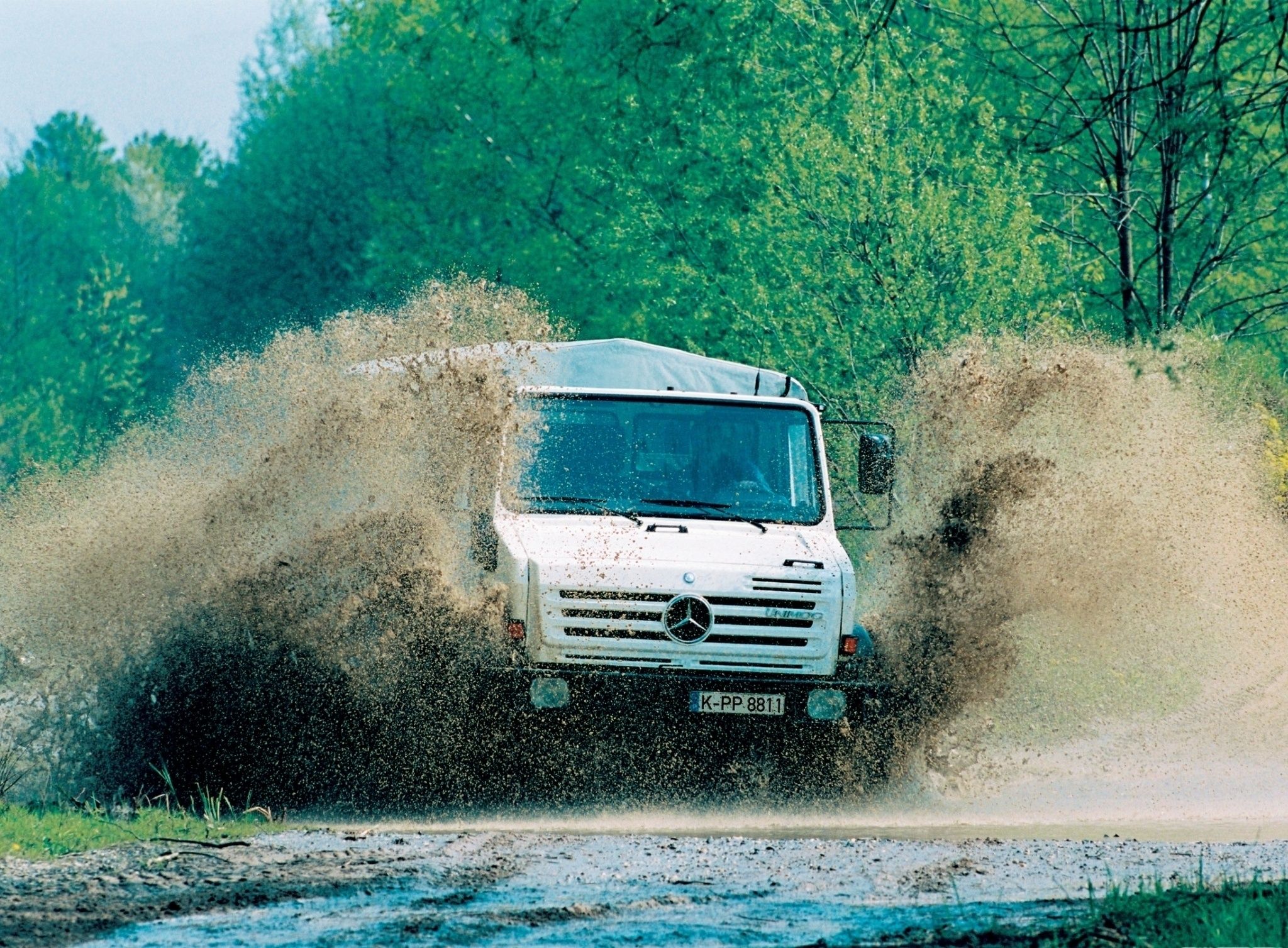 Wallpaper Mercedes, Splash, Mercedes Benz Unimog, Mercedes Unimog U5000 Desktop Wallpaper Cars GoodWP.com