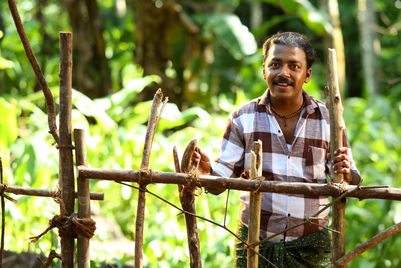 Malayalam Comedy Movie Shikkari Shambhu Image And Stills