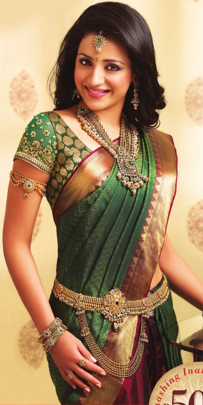 Cute And Beautiful Saree Stills Of Popular Tamil Heroine Trisha