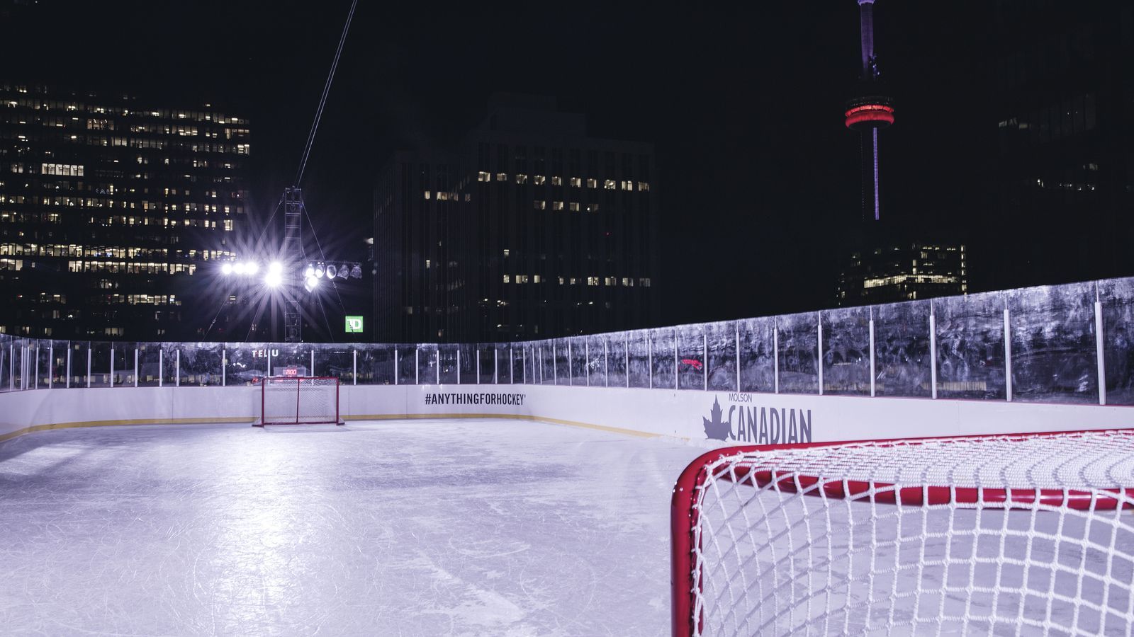 Hockey 30 stories high: My night at Molson Canadian's rooftop rink Plan Puppets