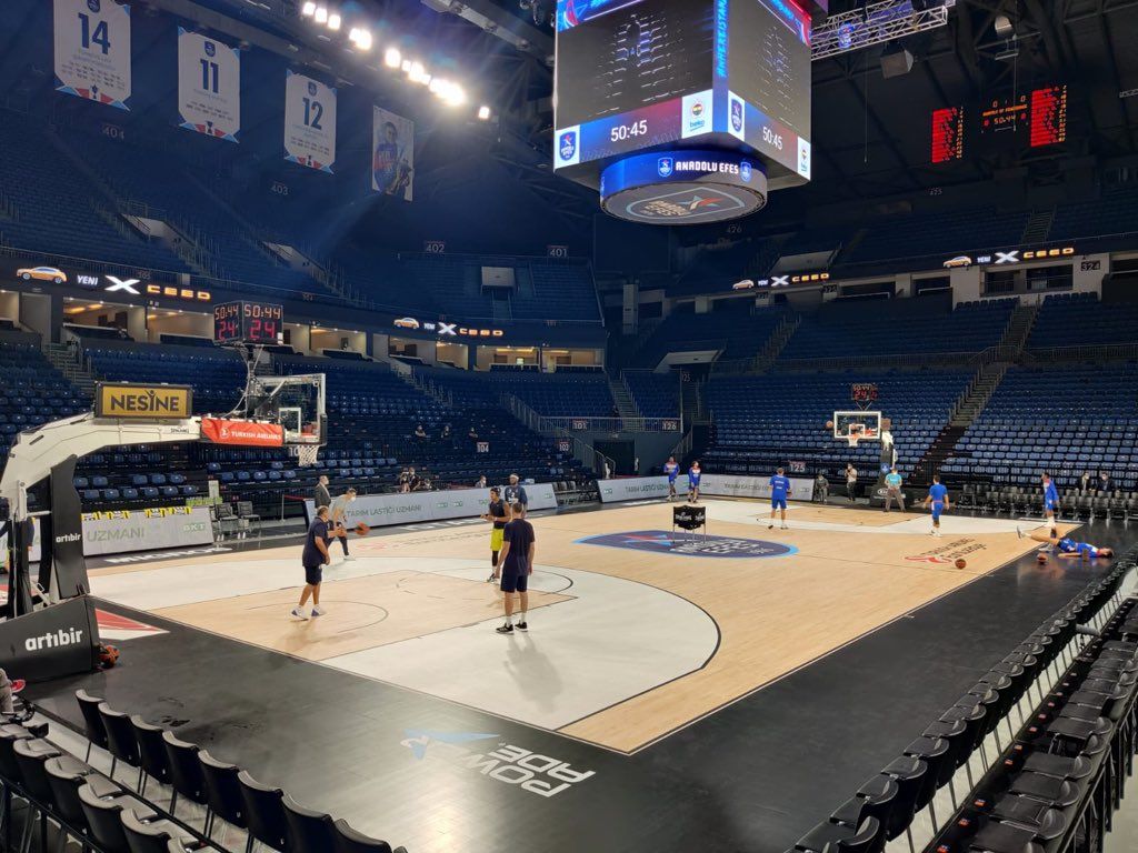 Turkish Airlines EuroLeague House. Getting Closer To Game Time