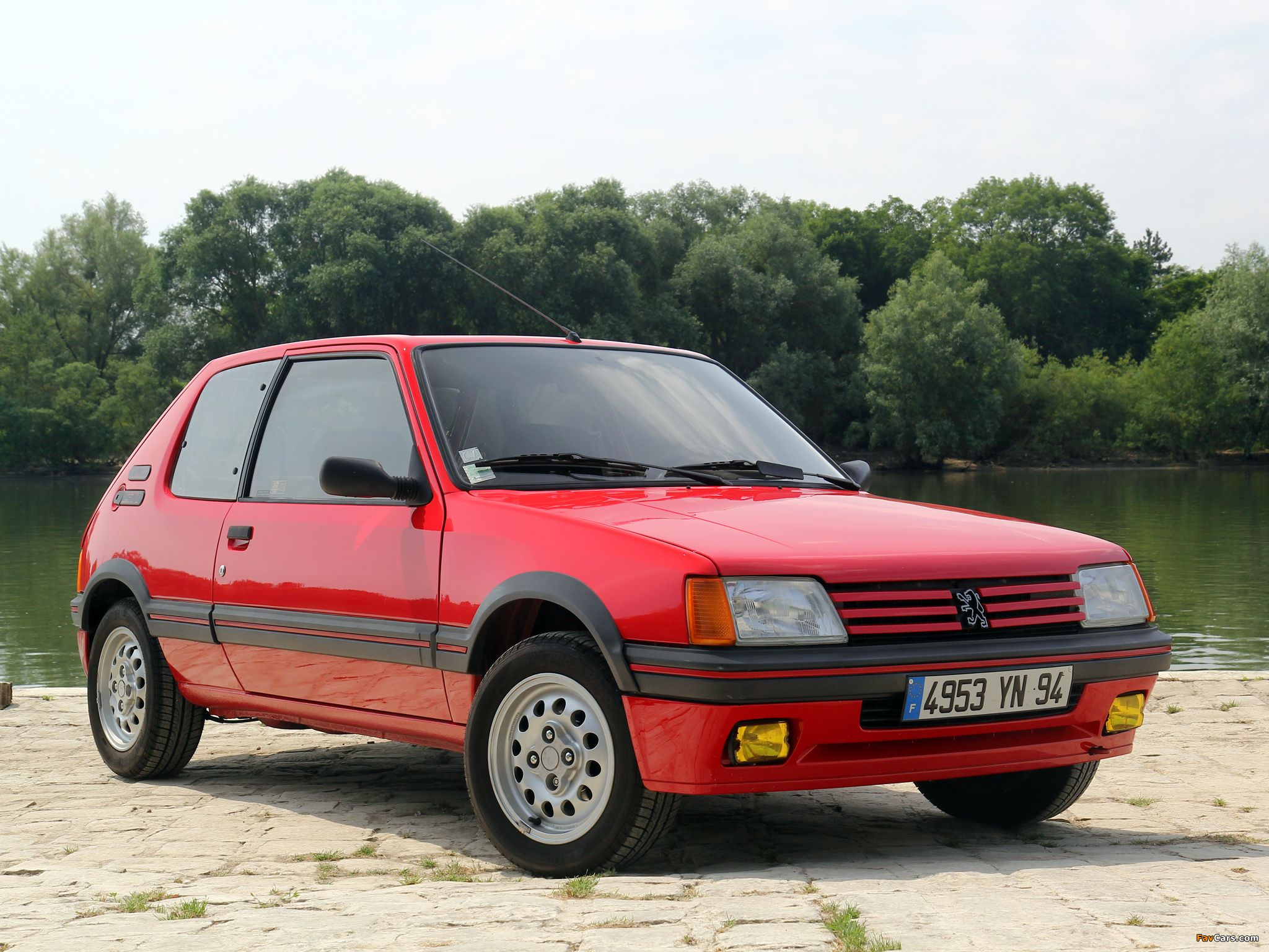 Peugeot 205 GTi 1984–94 wallpaper (2048x1536)