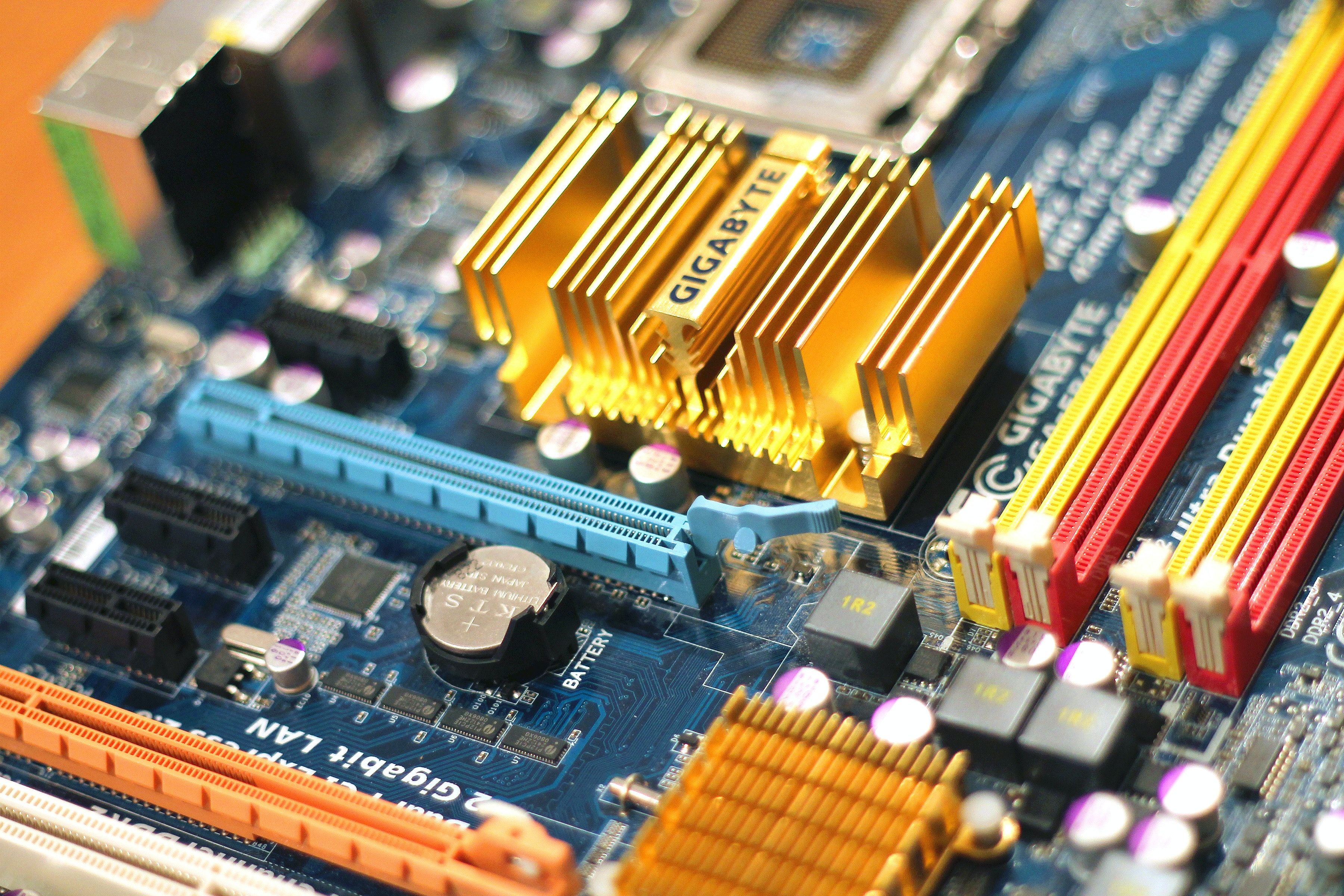 Personal computer motherboard · Free Stock Photo