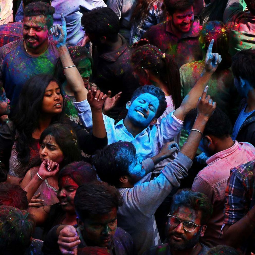 India's colorful Holi festival