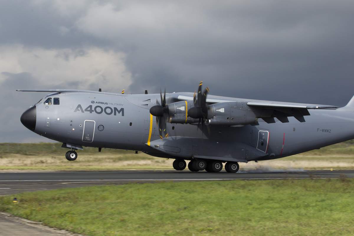 Airbus A400M Atlas Military Completes Dropping Test