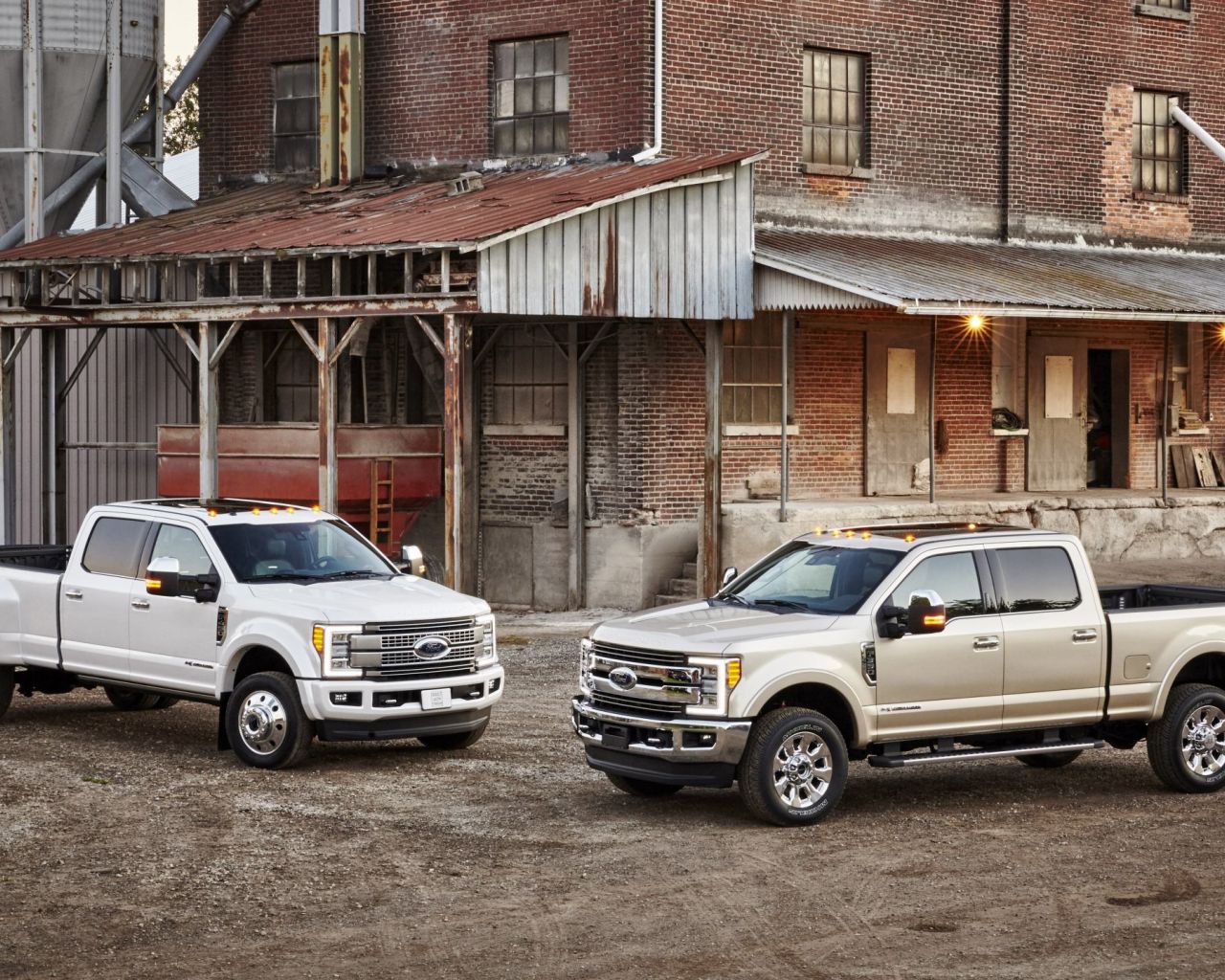 Free Download 2017 Ford F 450 Super Duty Platinum And F 350 Super Duty King [2560x1440] For Your Desktop, Mobile & Tablet. Explore Ford F 350 Wallpaper. Ford F 350 Wallpaper