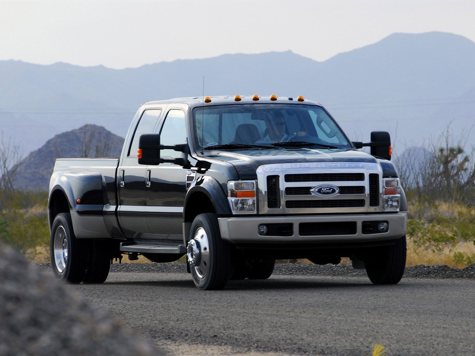 Ford F450 picture. Ford photo gallery