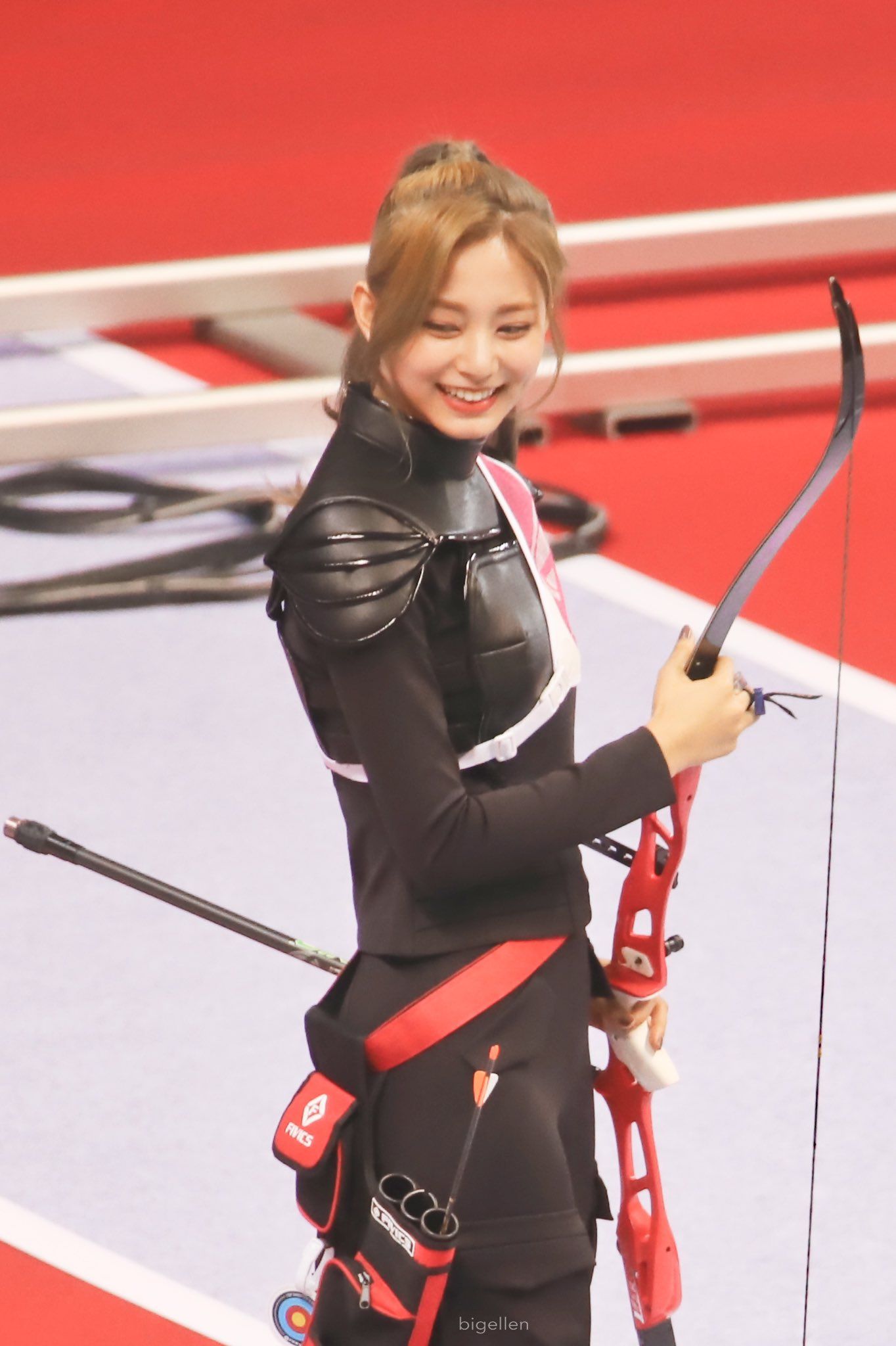 Tzuyu Archer