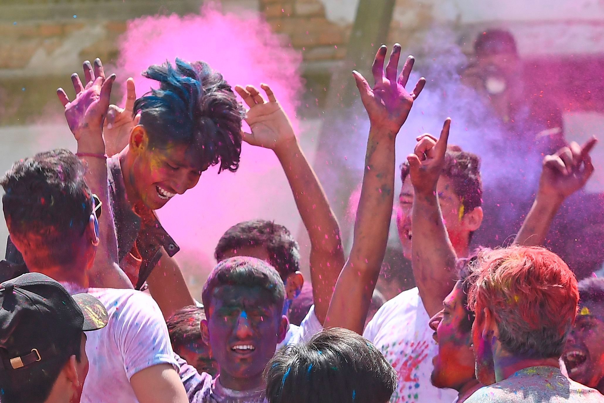 Happy Holi Festival 2020! Image, wishes, quotes and greetings for Indian festival of colour