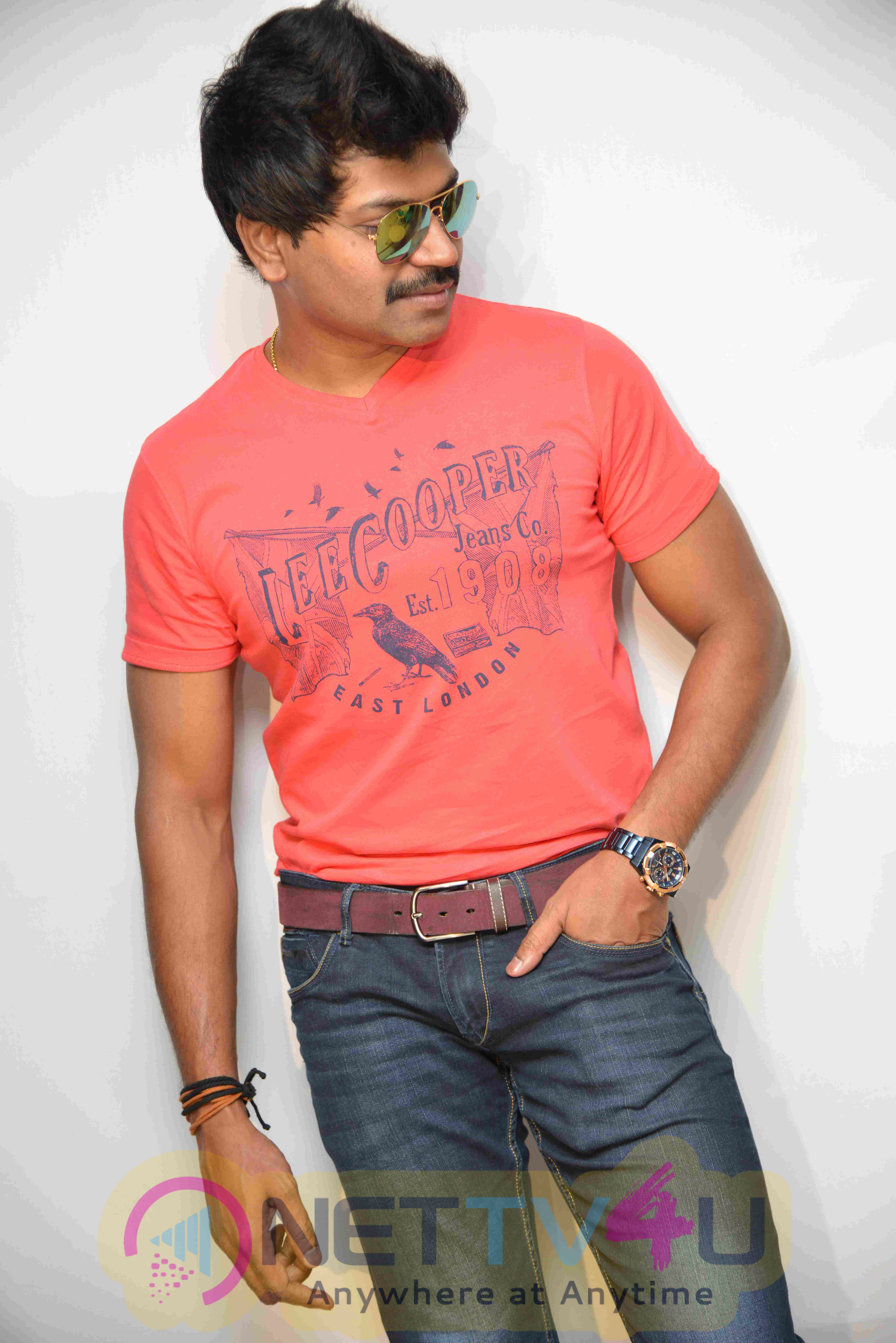 Vinod Prabhakar Photo HD. Picture Gallery of Vinod Prabhakar