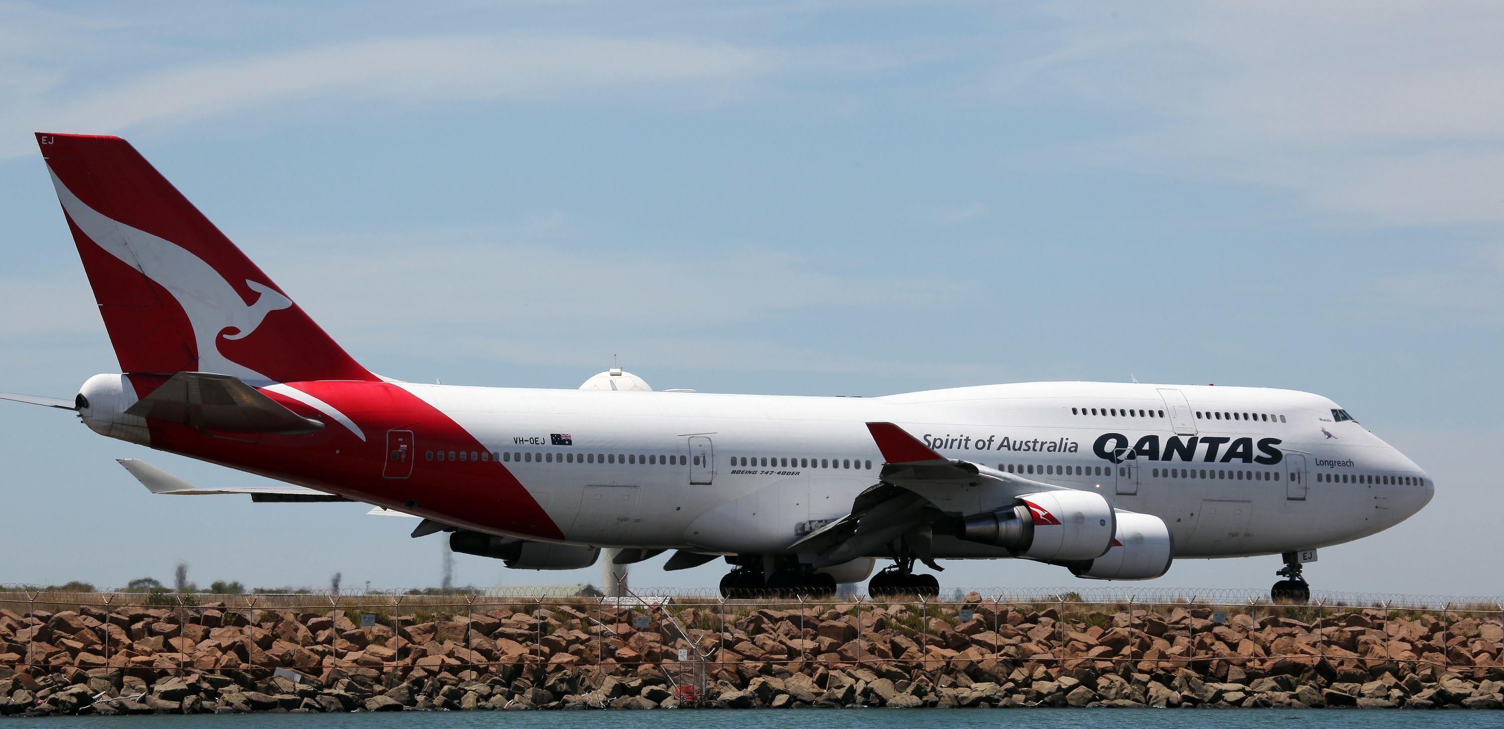 Free Image, Qantas 747, airplane, daytime, airliner, airline, red, wide body aircraft, air travel, aerospace engineering, aviation, service, carmine, flap, aircraft engine, wing, jet engine, public transport, boeing 747, jet aircraft