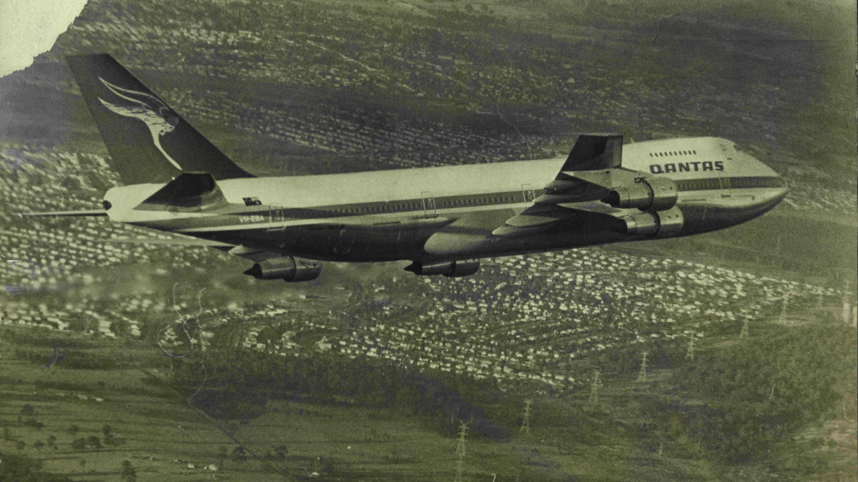 Qantas Retires Its Last 747 With A Dash Of Sky Art