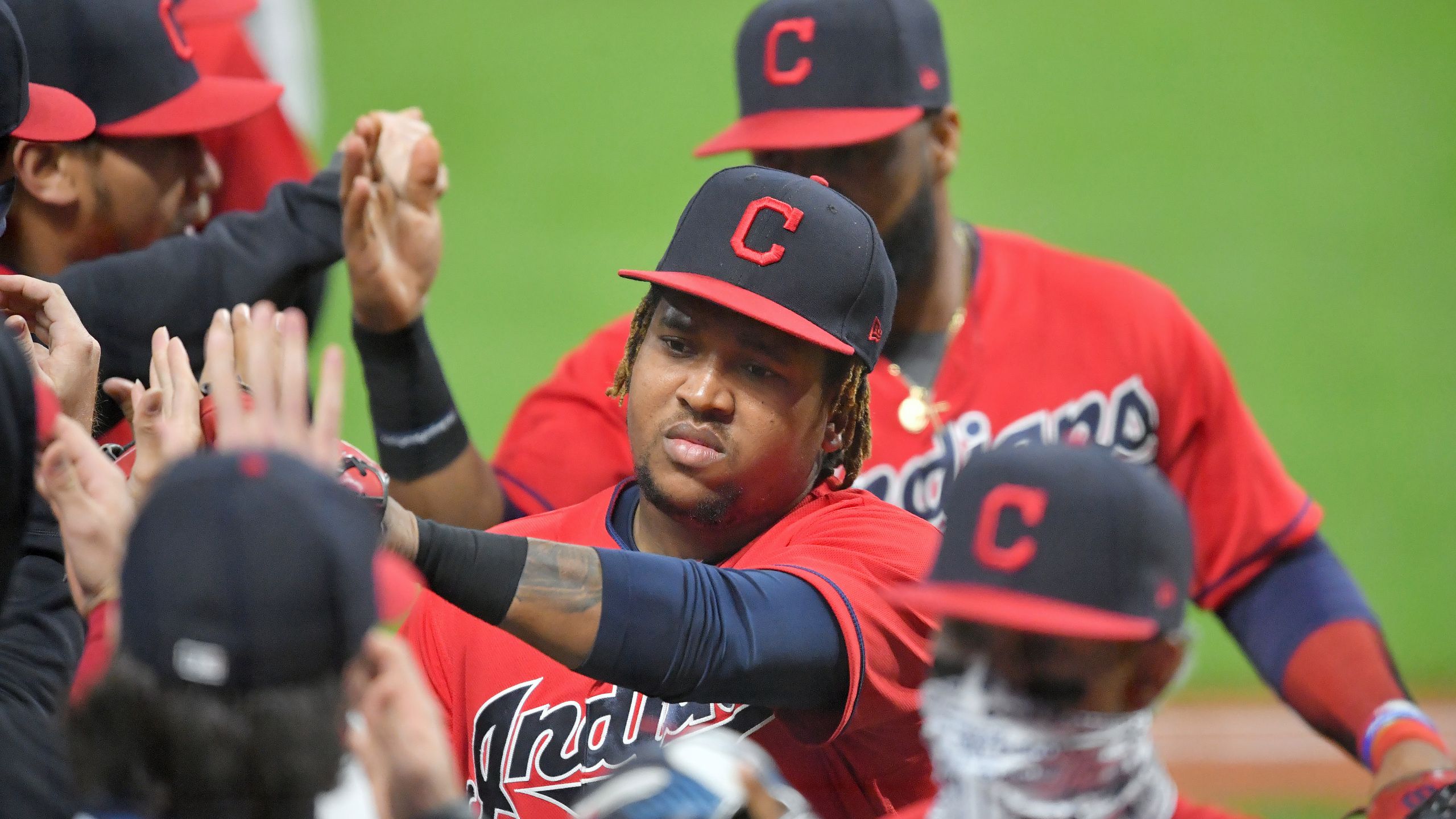 Jose Ramírez homers, Indians close in on playoffs in win over White Sox