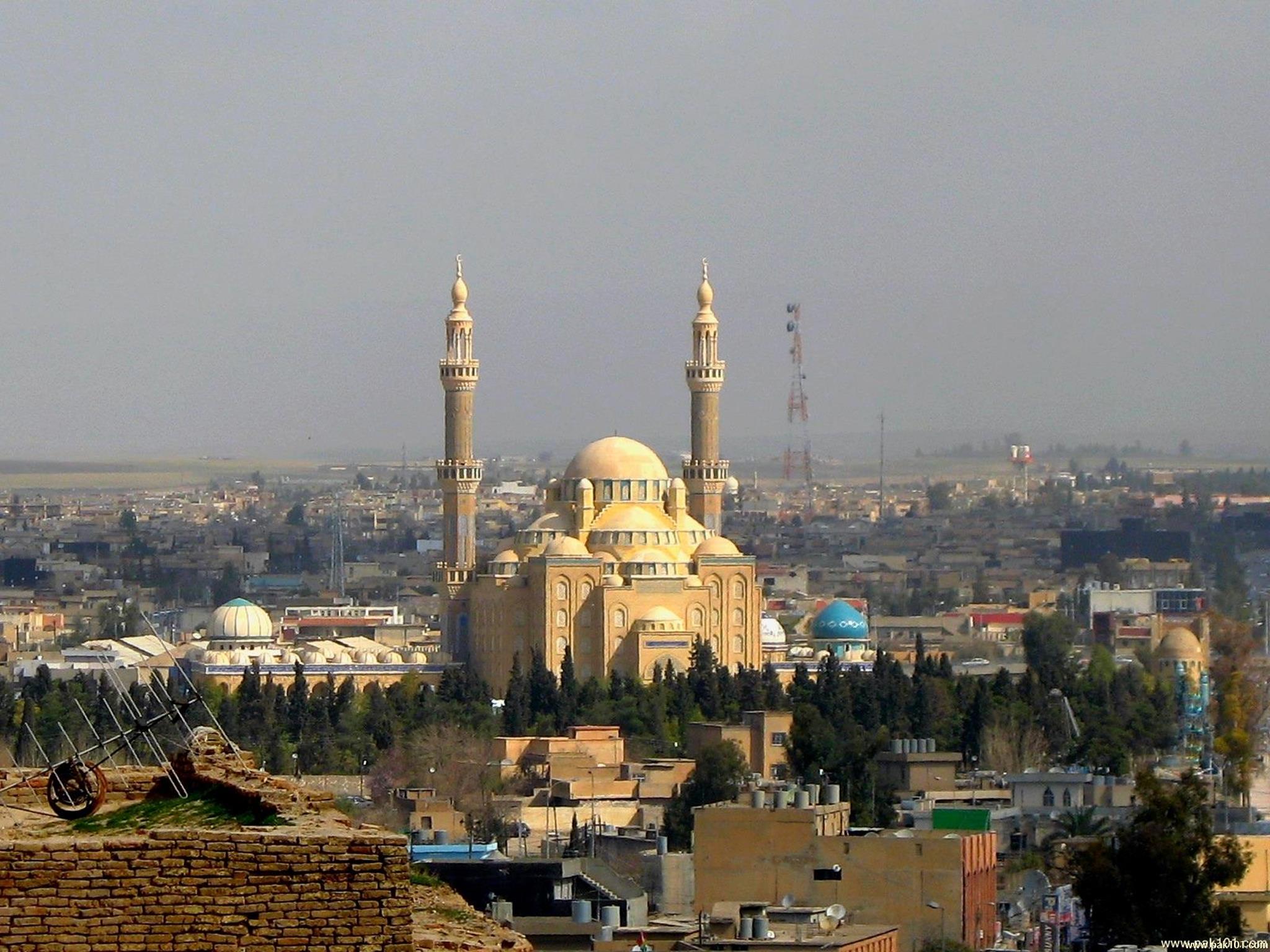 Город багдад страна. Багдад столица Ирака. Багдад столица Ирака достопримечательности. Дворец Мансура Багдад. Мечеть в Багдаде.