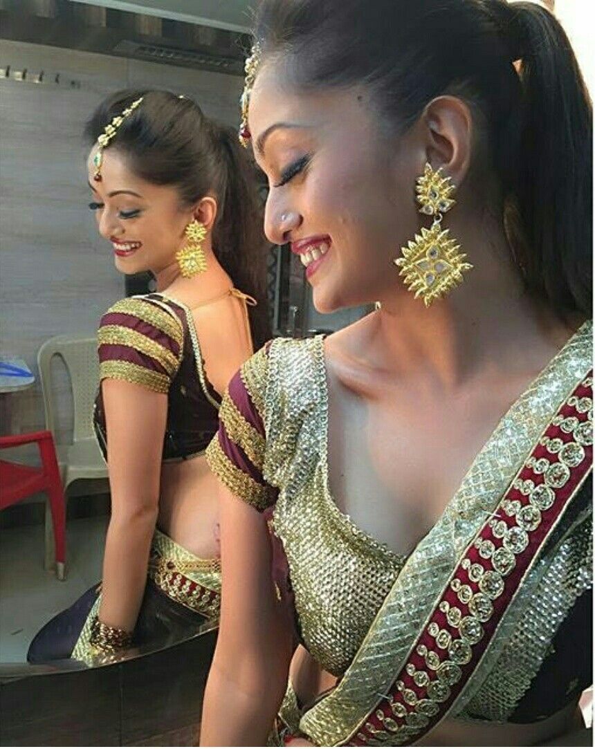 Marathi Item girl Manasi Naik reveals her skin! #Bust #backless #saree #blouse #Marathi #Actress #Indian. Desi beauty, Desi models, Actresses