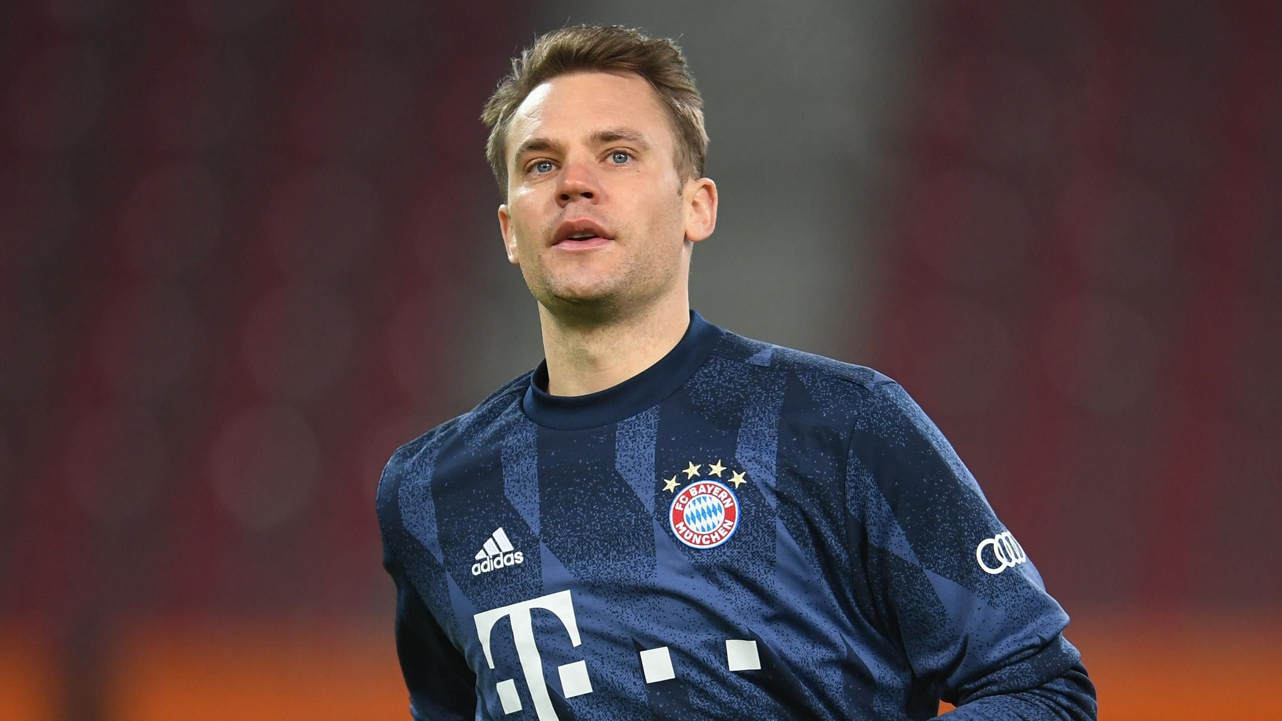 Manuel Neuer equals Oliver Kahn's clean sheet record as Bayern Munich squeeze past Augsburg