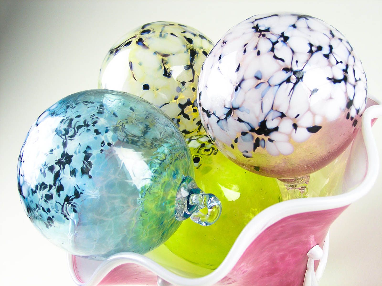 Nature Wallpaper: Glass Balls Desktop Background