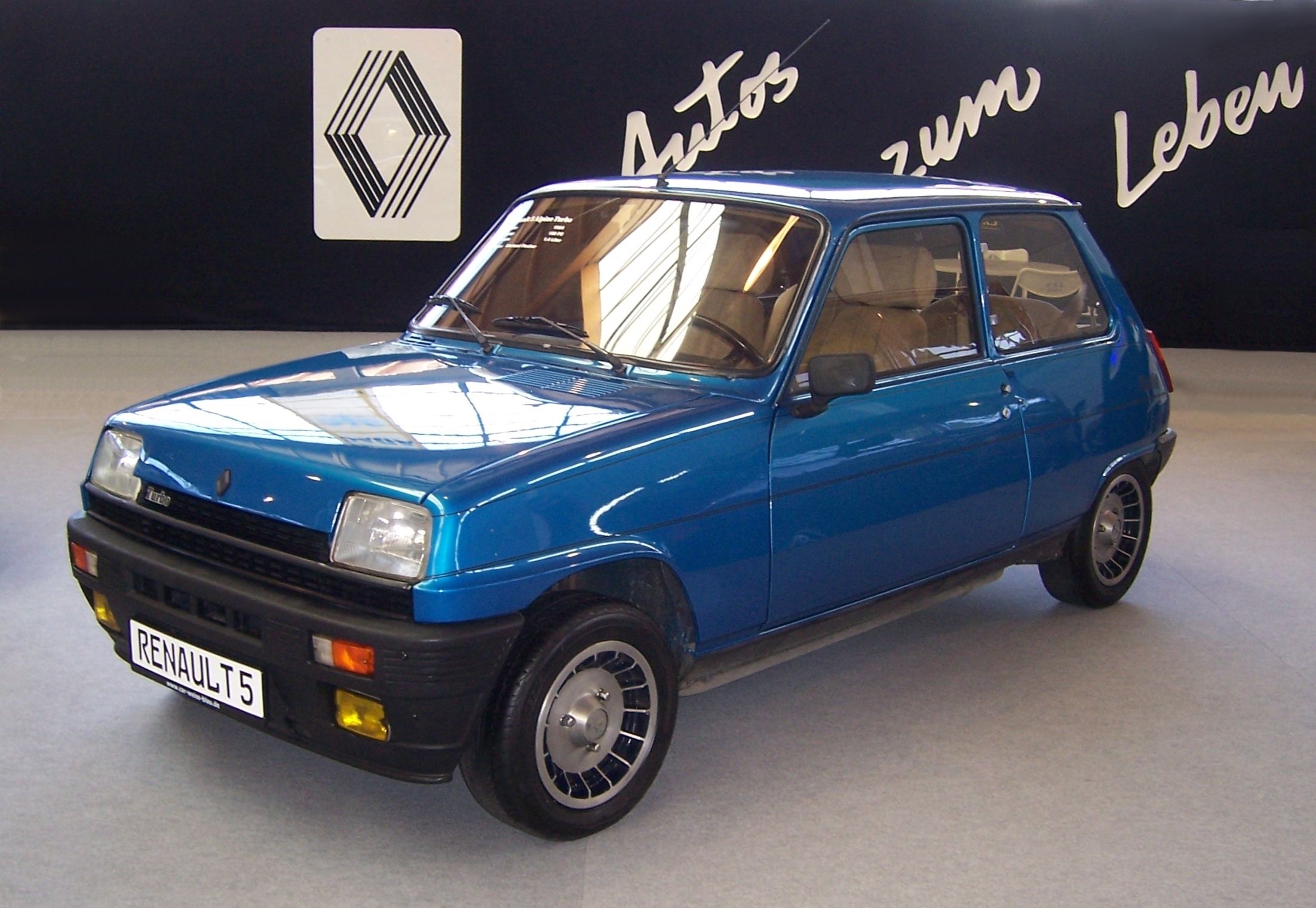 Renault 5 Alpine Turbo wallpaperx1520