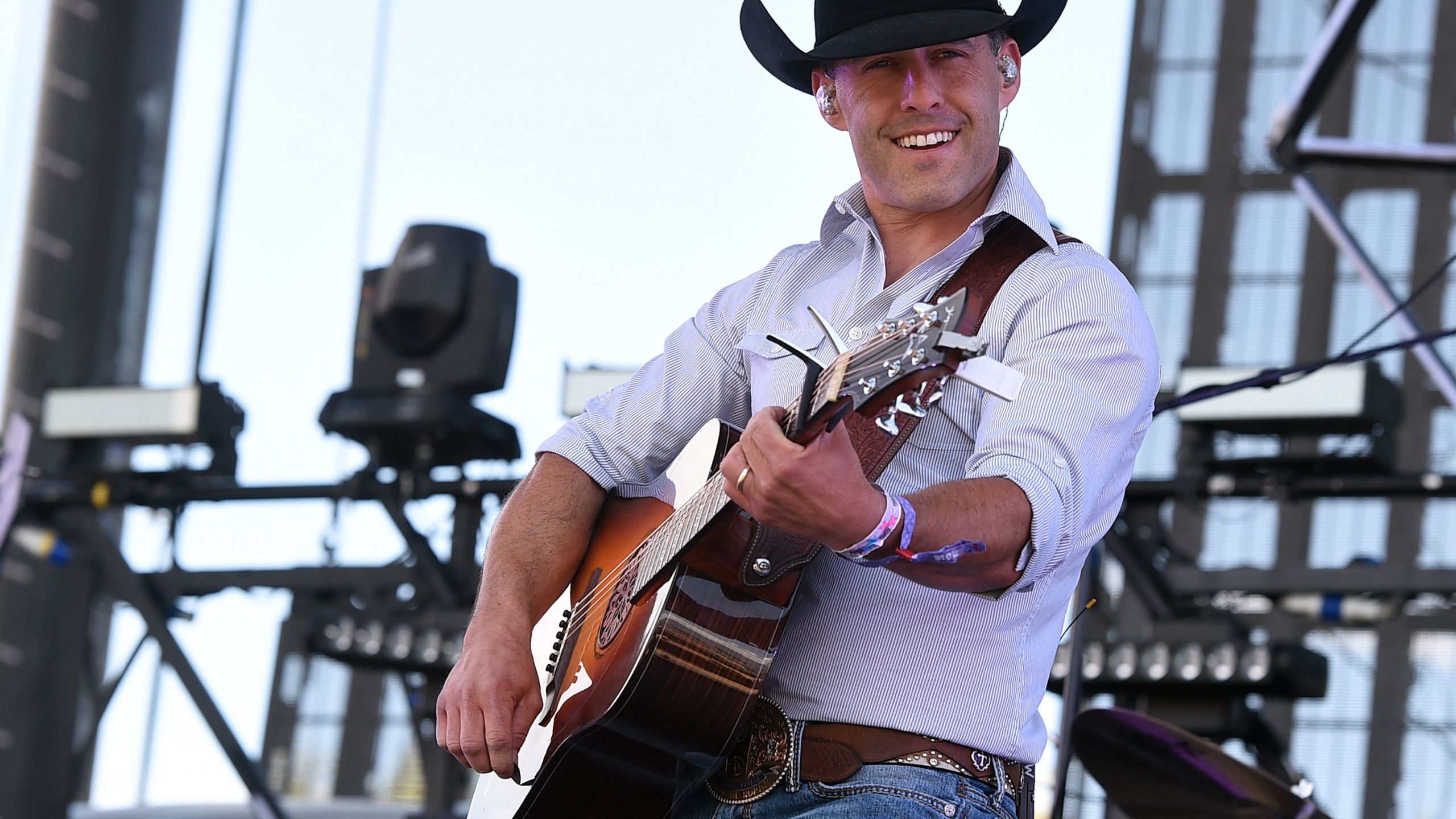 Aaron Watson to Play Concert in Winters in April