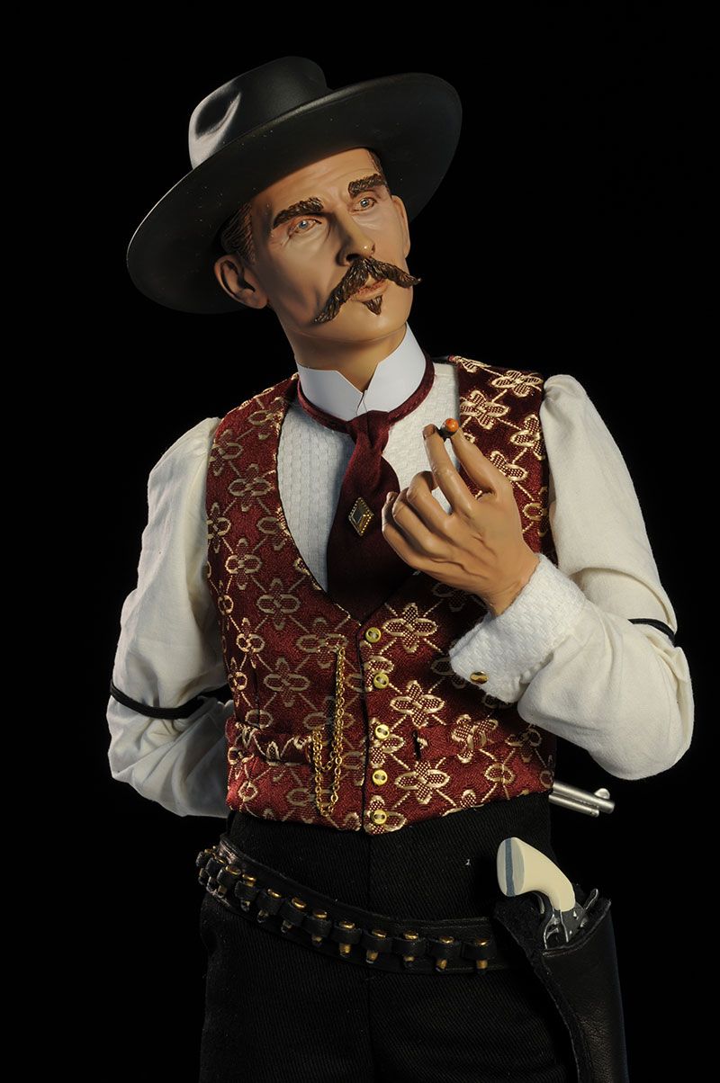 Review and photo of Sideshow Premium Format Doc Holliday statue
