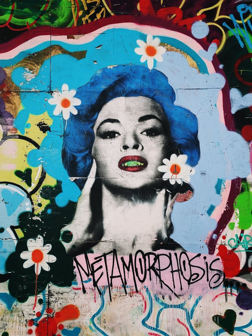 Graffiti Girl Wallpaper