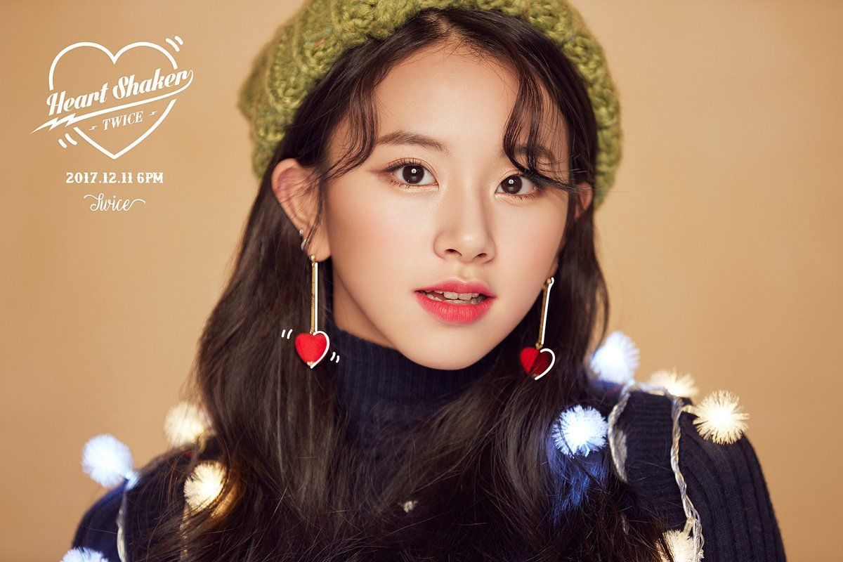 TWICE The 1st Album, Repackage <Merry & Happy> TWICE PHOTO PARADE#NAYEON#JEONGYEONMOMO#SANA#JIHYO#MINA#CHAEYOUNG#DAHYUN#TZUYU#. Merry happy, Twice, Girl bands