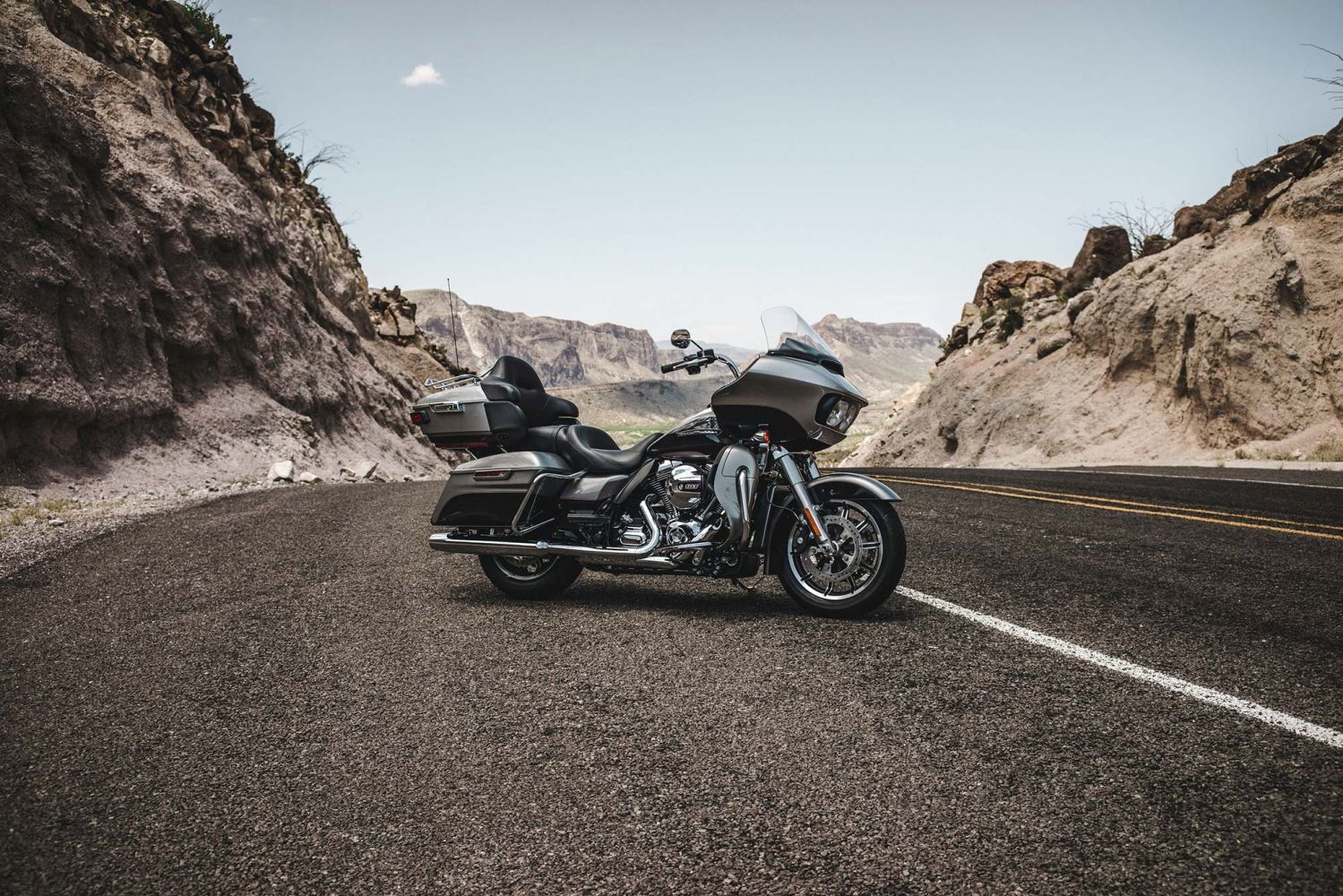 1499x1000 harley davidson road glide desktop background