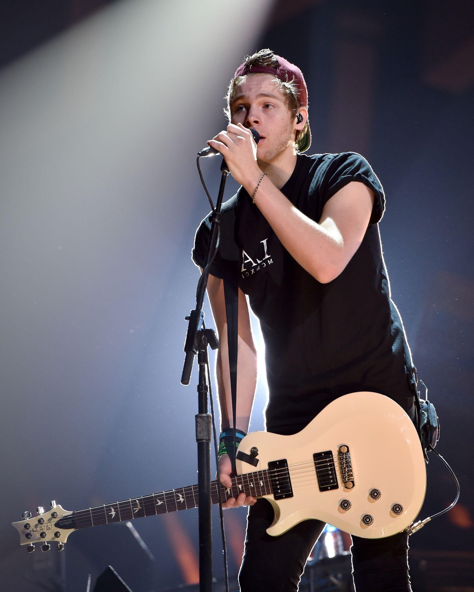 Luke Hemmings Wallpaper