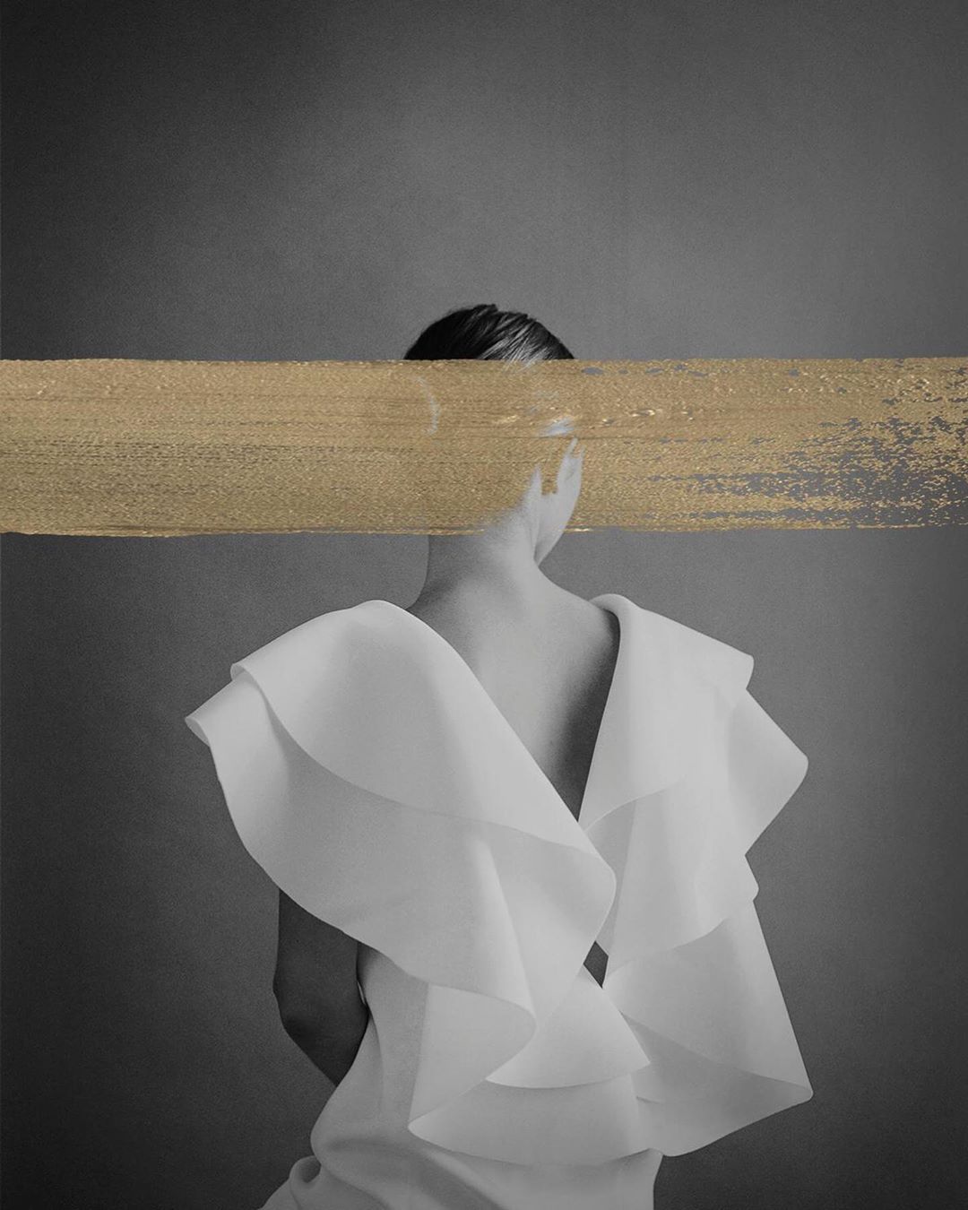 Andrea Torres on Instagram: “Gardenia. #photography #fineart #light #project #andreatorresbalaguer”. Oil painting woman, Psychology wallpaper, Gardenia